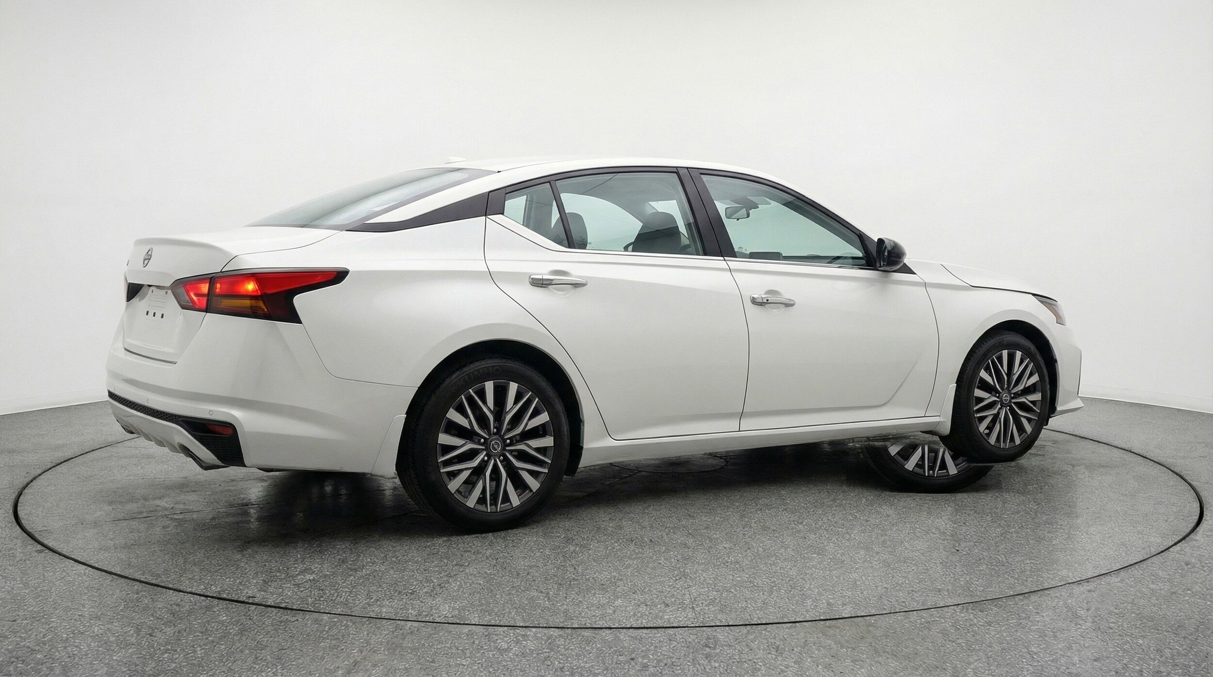 Thumbnail: 2025 Nissan Altima - 9
