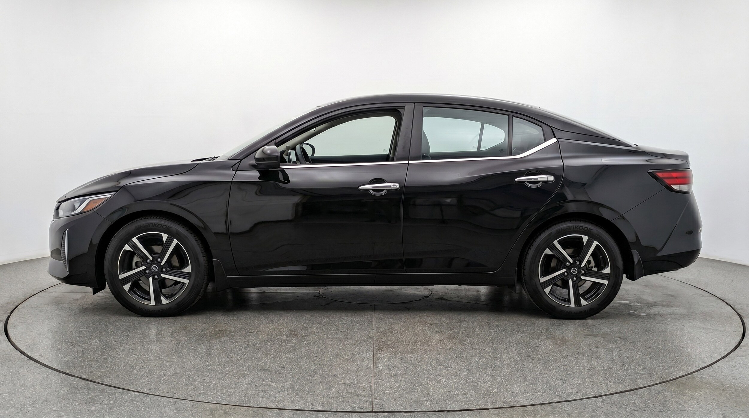 Thumbnail: 2025 Nissan Sentra - 5