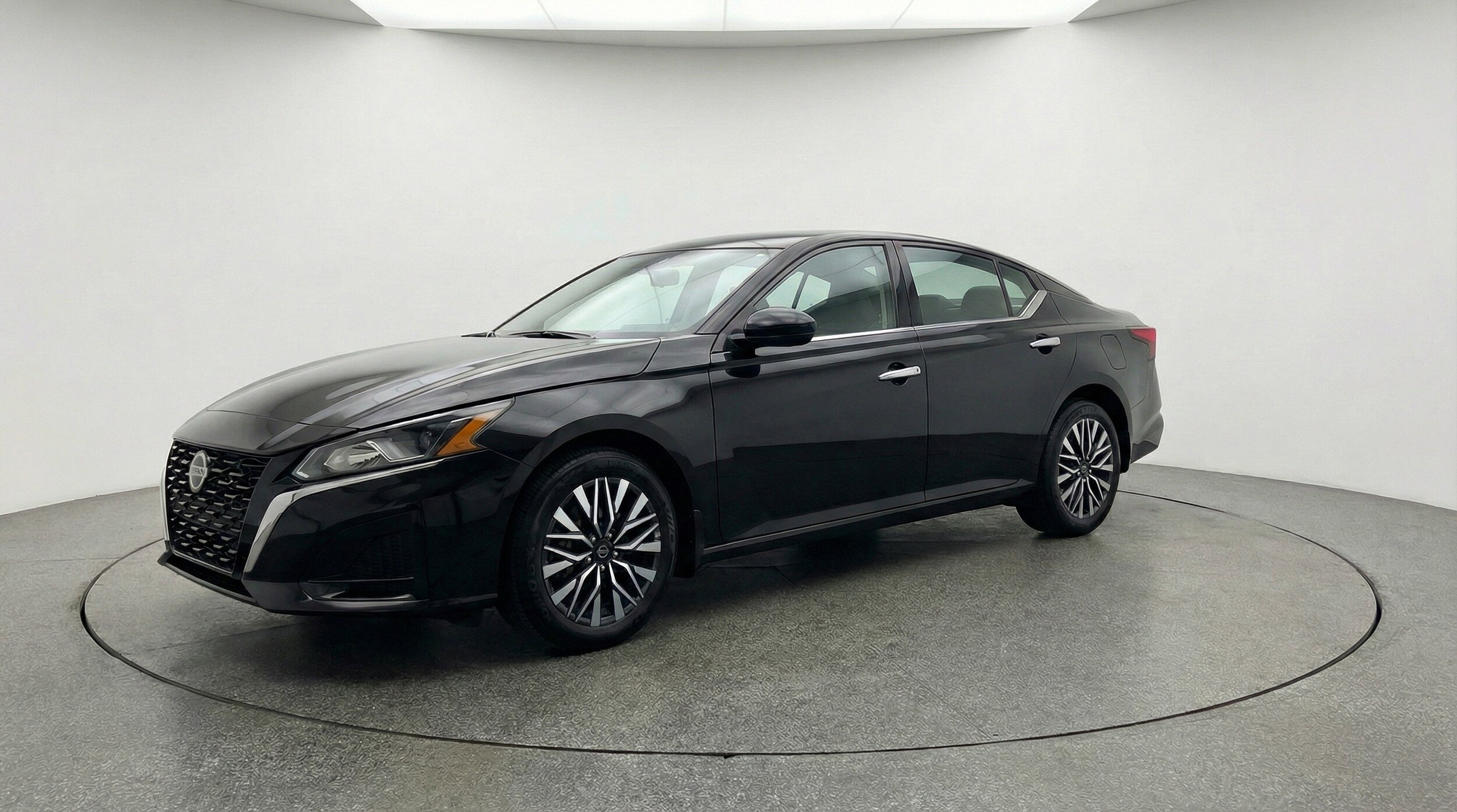 Thumbnail: 2025 Nissan Altima - 3