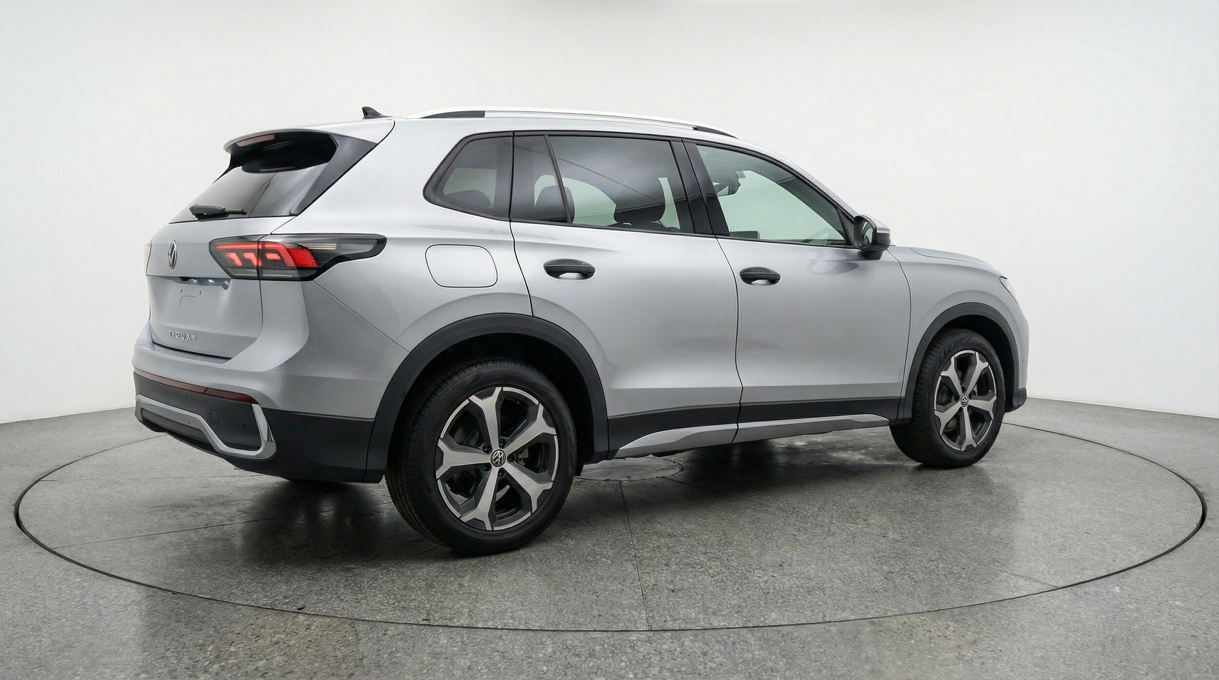 Thumbnail: 2026 Volkswagen Tiguan - 9