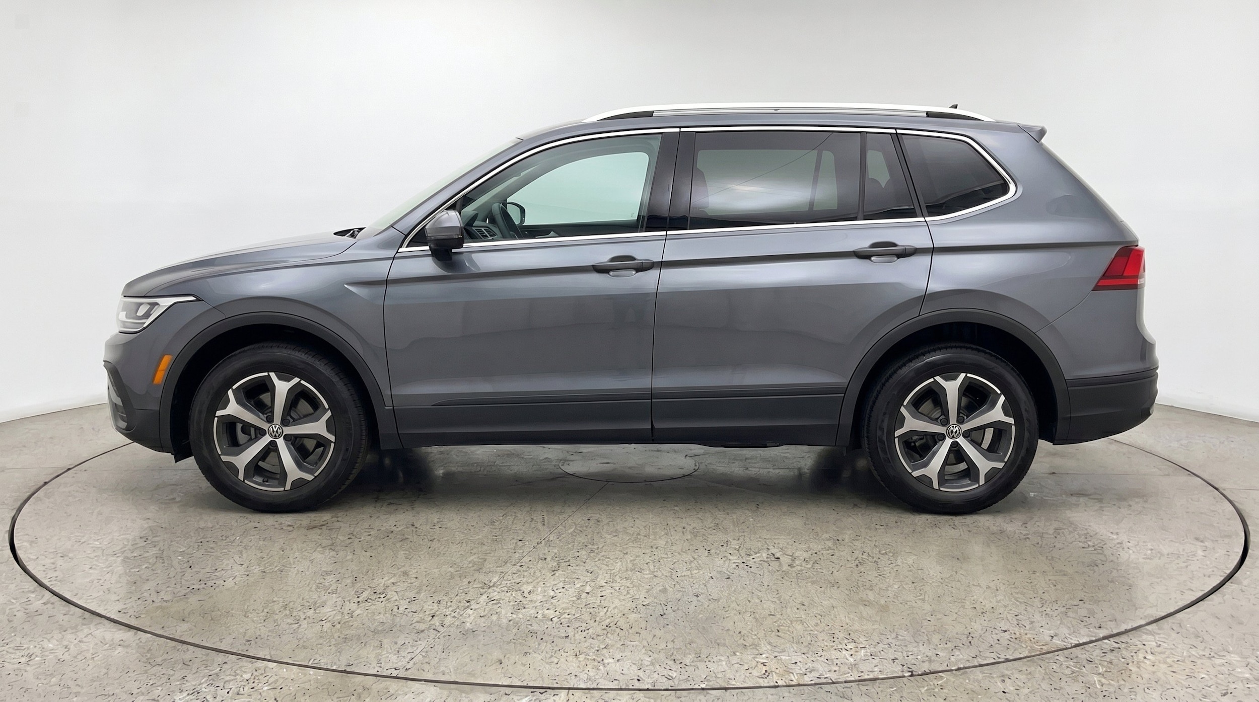 Thumbnail: 2026 Volkswagen Tiguan - 5