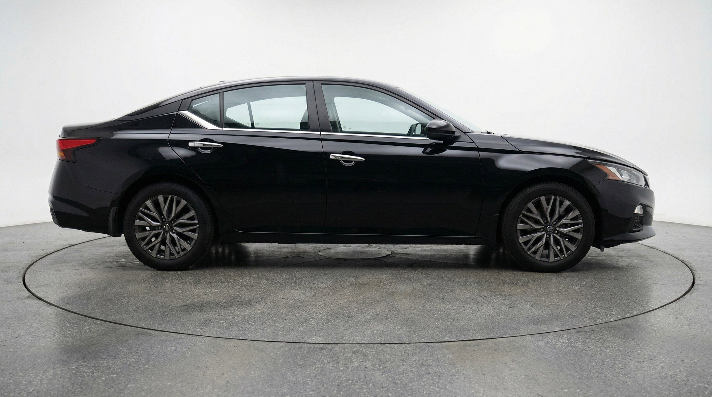 Thumbnail: 2025 Nissan Altima - 11