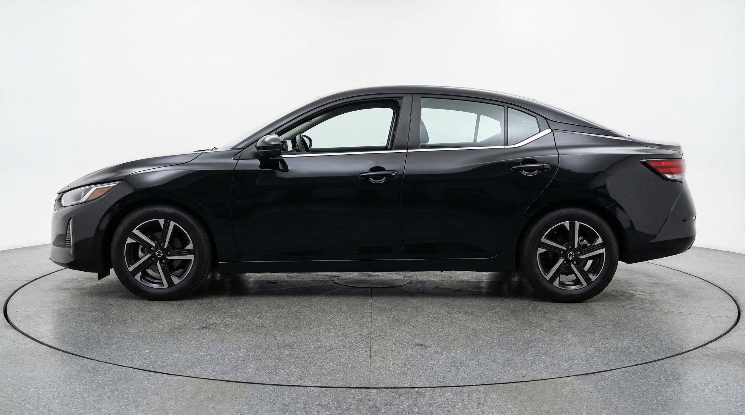 Thumbnail: 2025 Nissan Sentra - 5