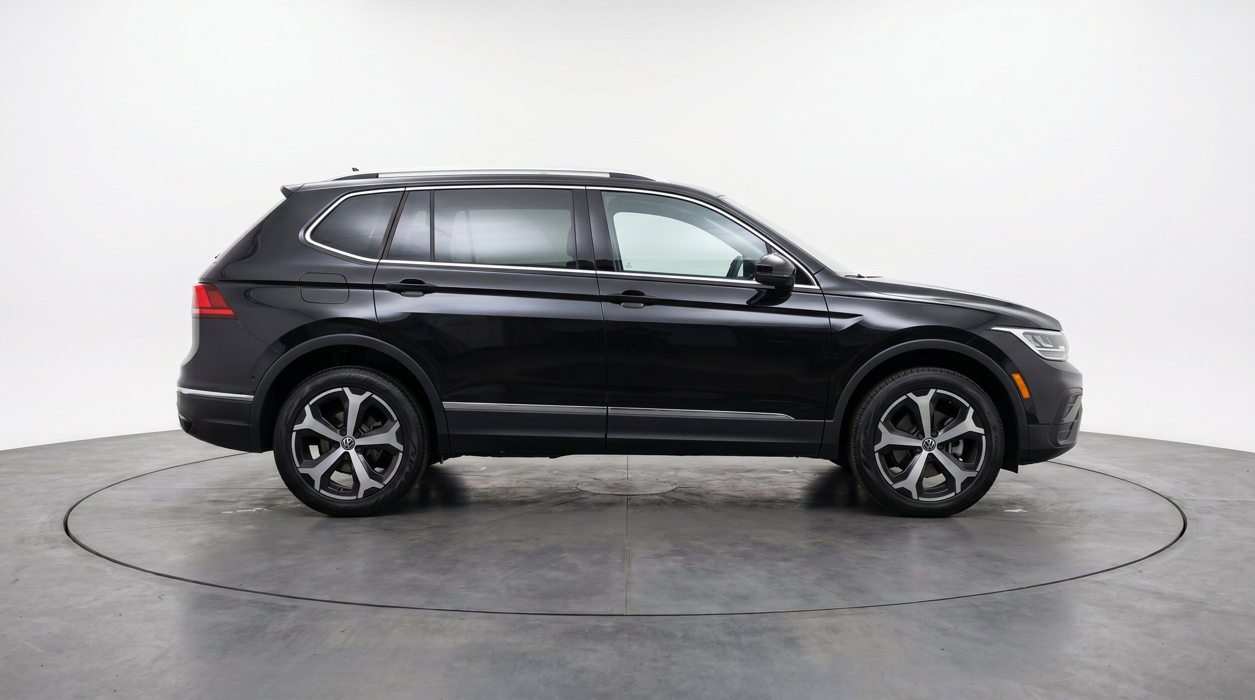 Thumbnail: 2026 Volkswagen Tiguan - 11
