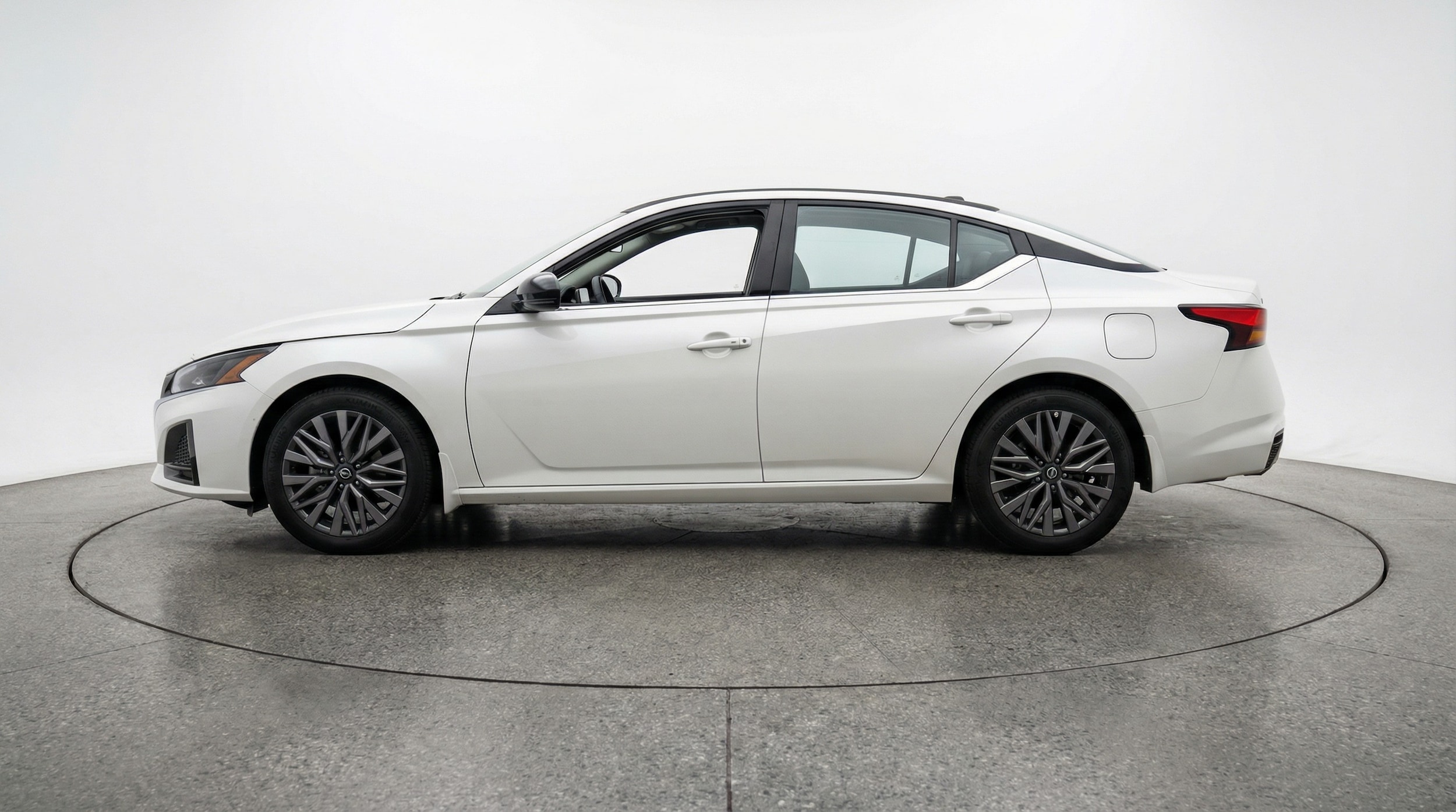 Thumbnail: 2025 Nissan Altima - 4