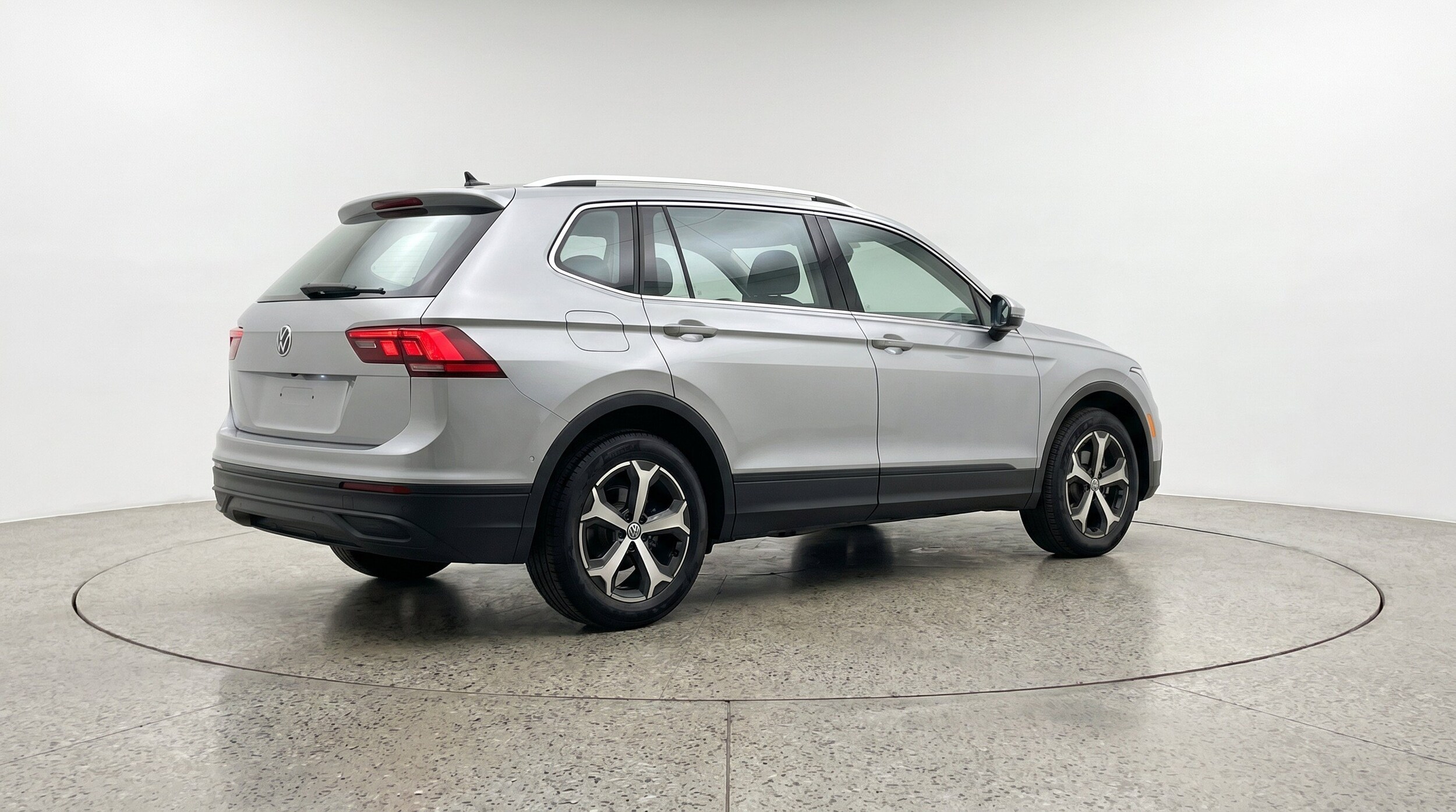Thumbnail: 2026 Volkswagen Tiguan - 9