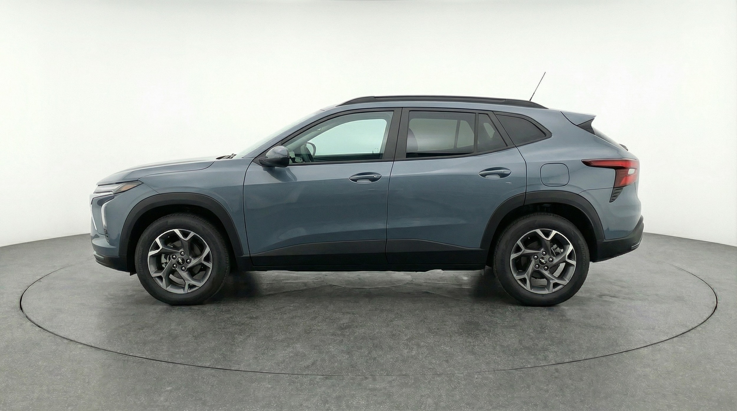 Thumbnail: 2025 Chevrolet Trax - 4