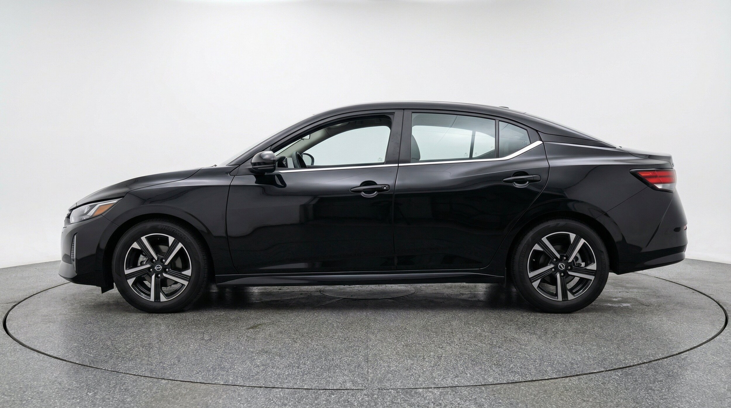 Thumbnail: 2025 Nissan Sentra - 5