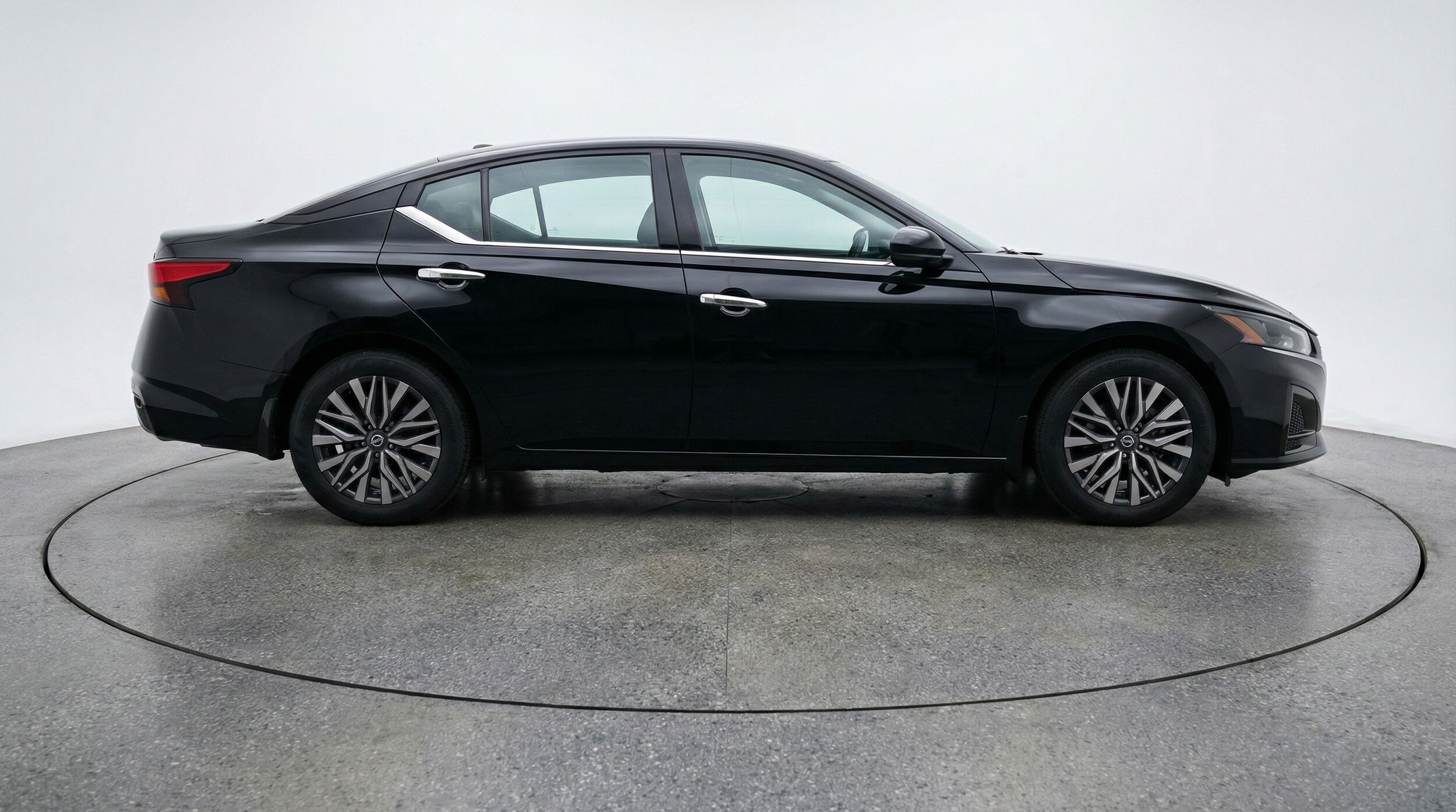 Thumbnail: 2025 Nissan Altima - 8