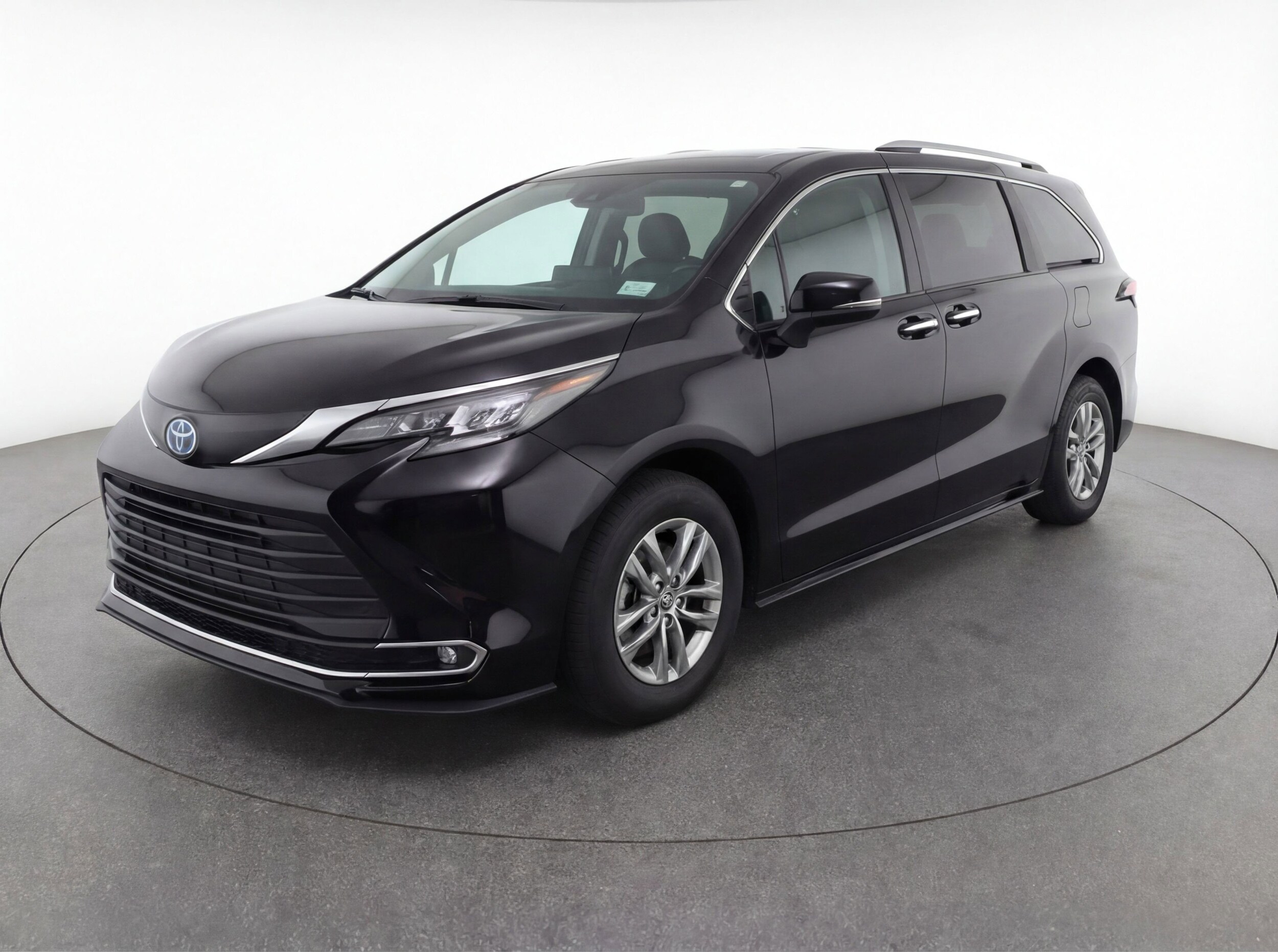 Thumbnail: 2024 Toyota Sienna - 3