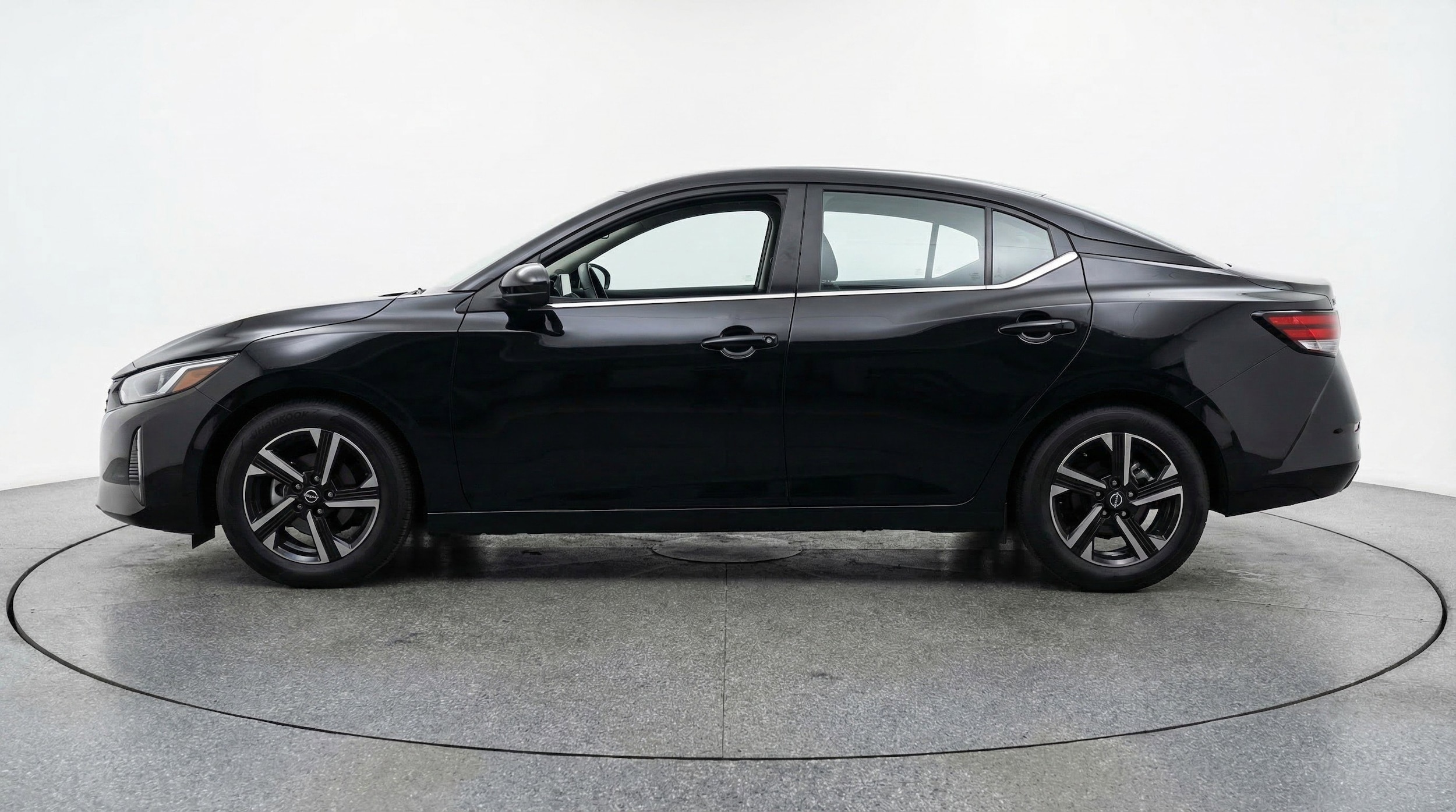 Thumbnail: 2025 Nissan Sentra - 5