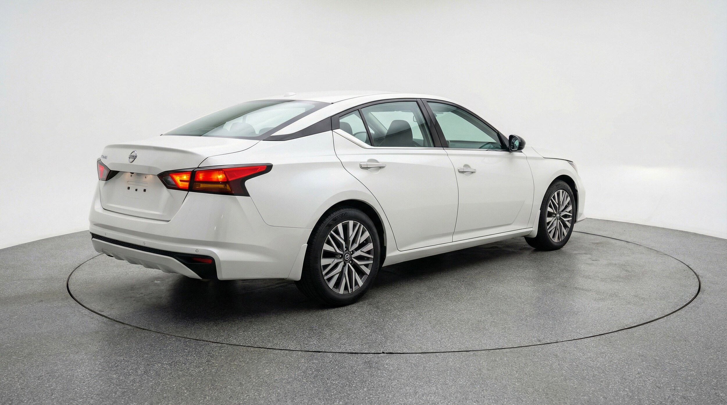 Thumbnail: 2025 Nissan Altima - 9