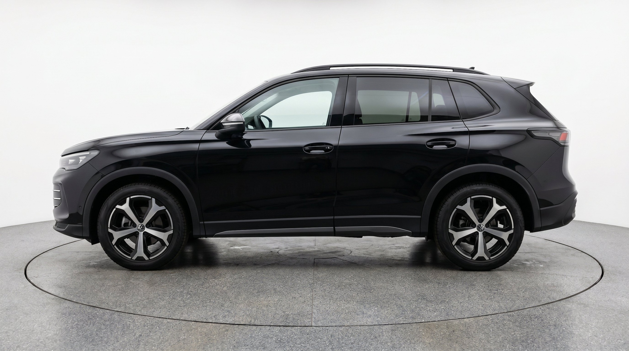 Thumbnail: 2026 Volkswagen Tiguan - 5