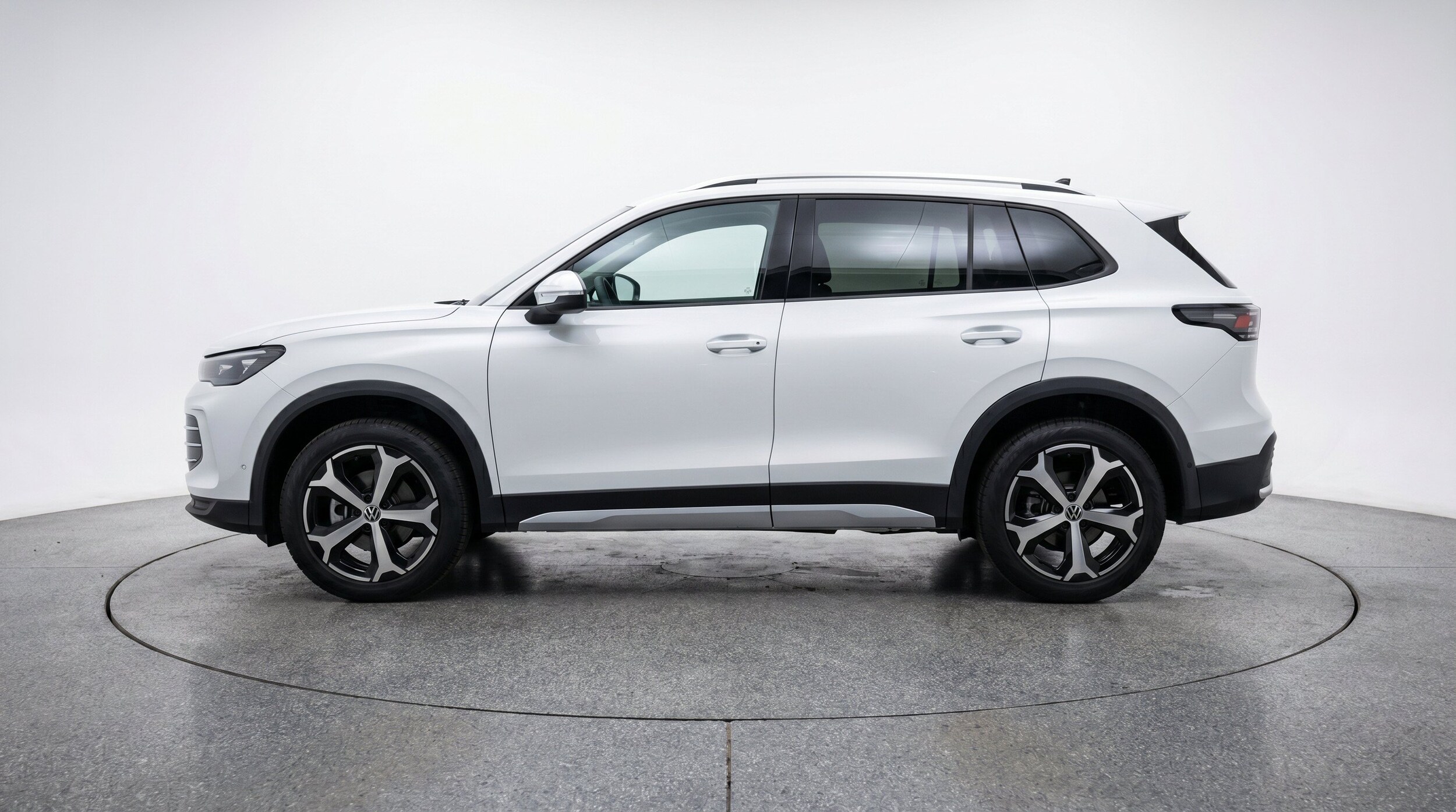Thumbnail: 2026 Volkswagen Tiguan - 5
