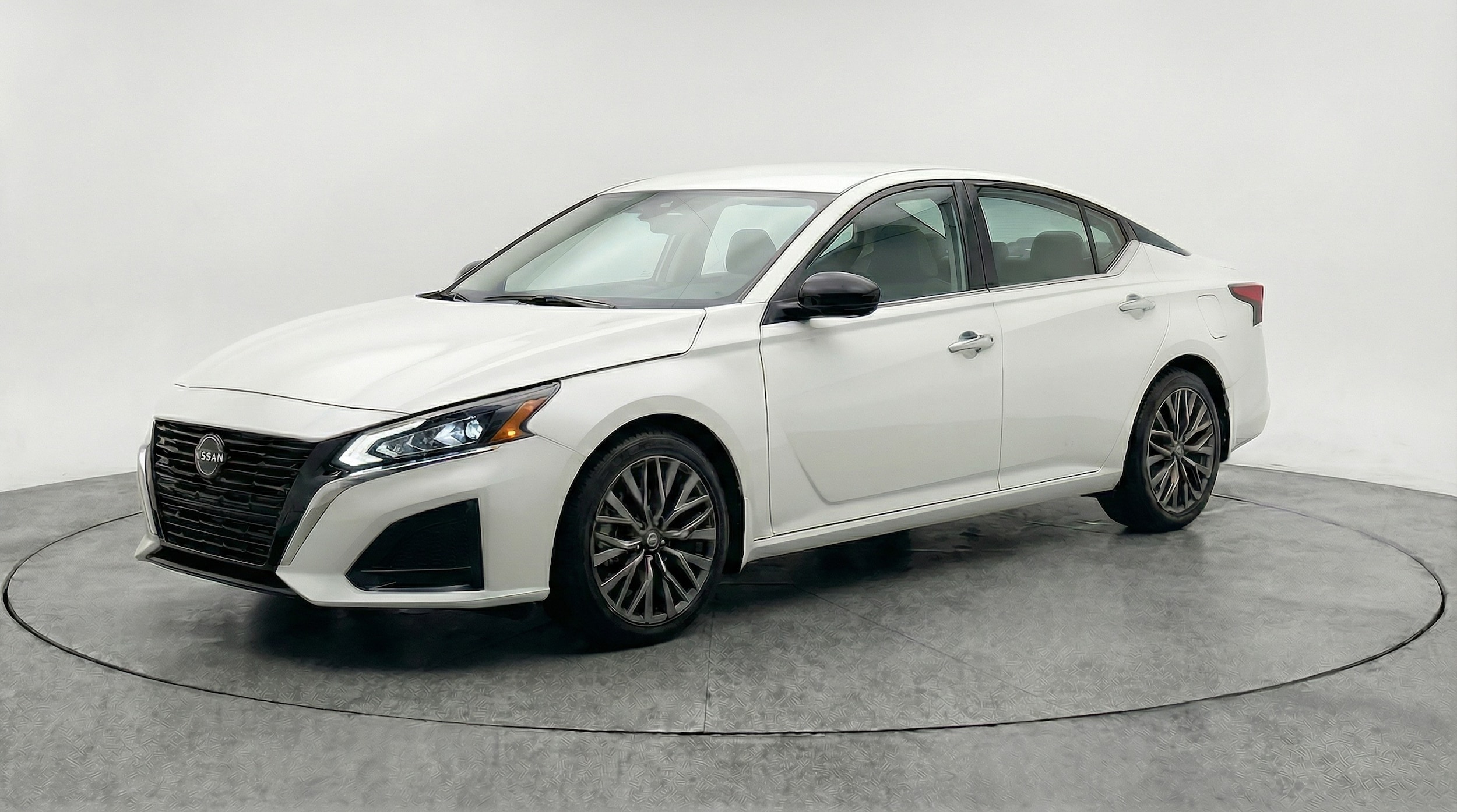 Thumbnail: 2025 Nissan Altima - 3