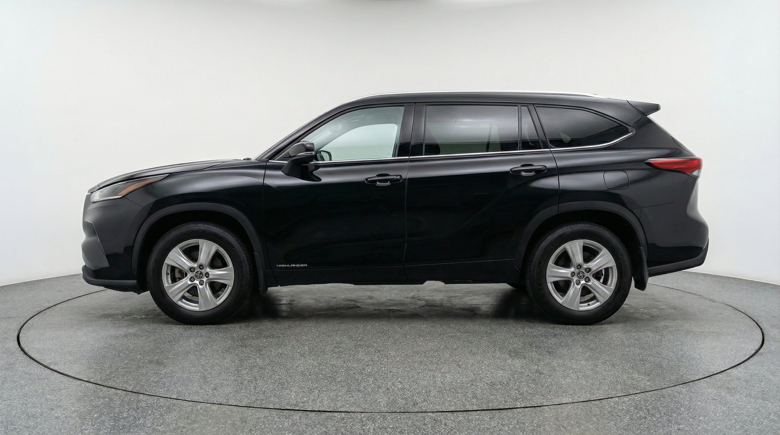 Thumbnail: 2025 Toyota Highlander - 5
