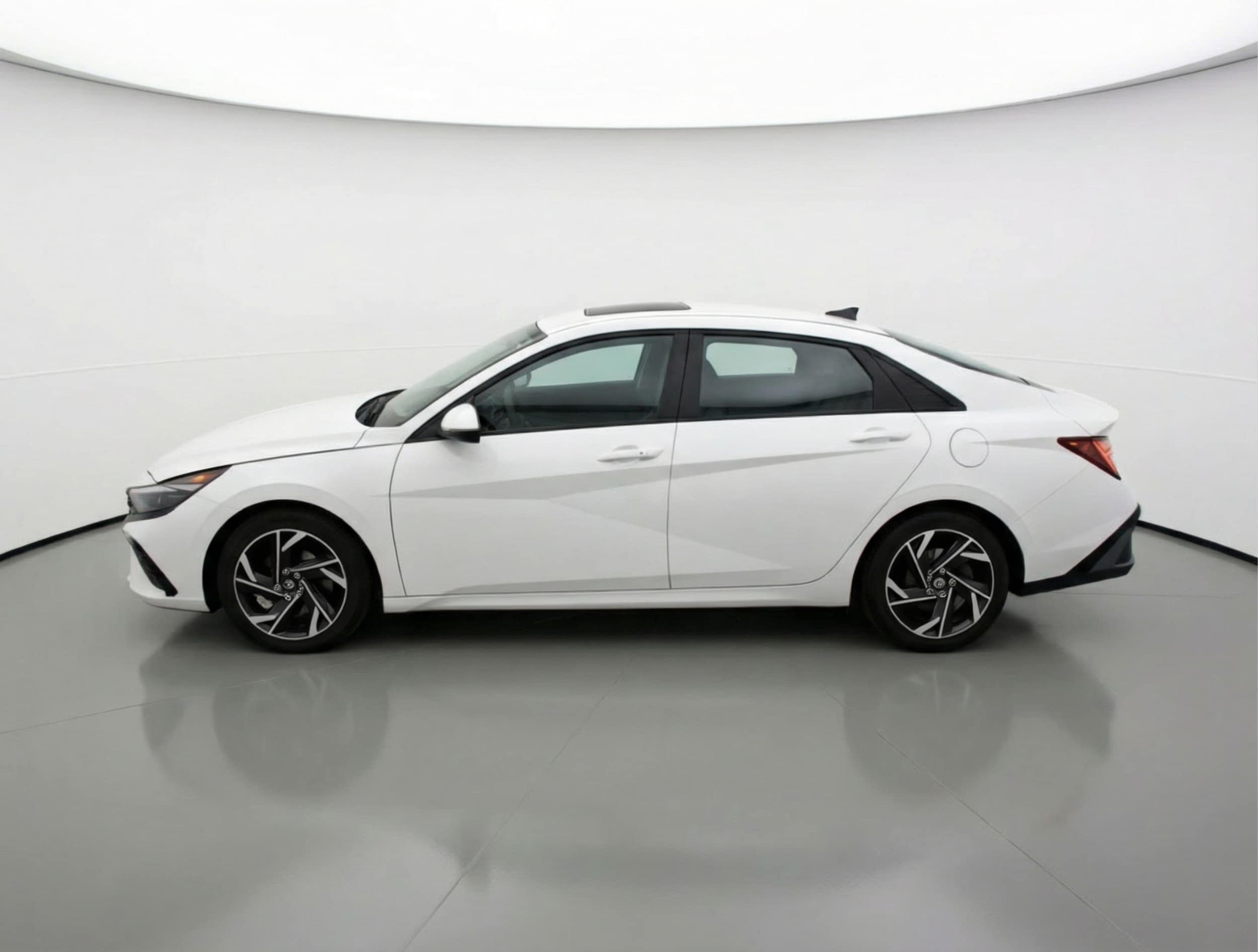 Thumbnail: 2025 Hyundai Elantra - 4