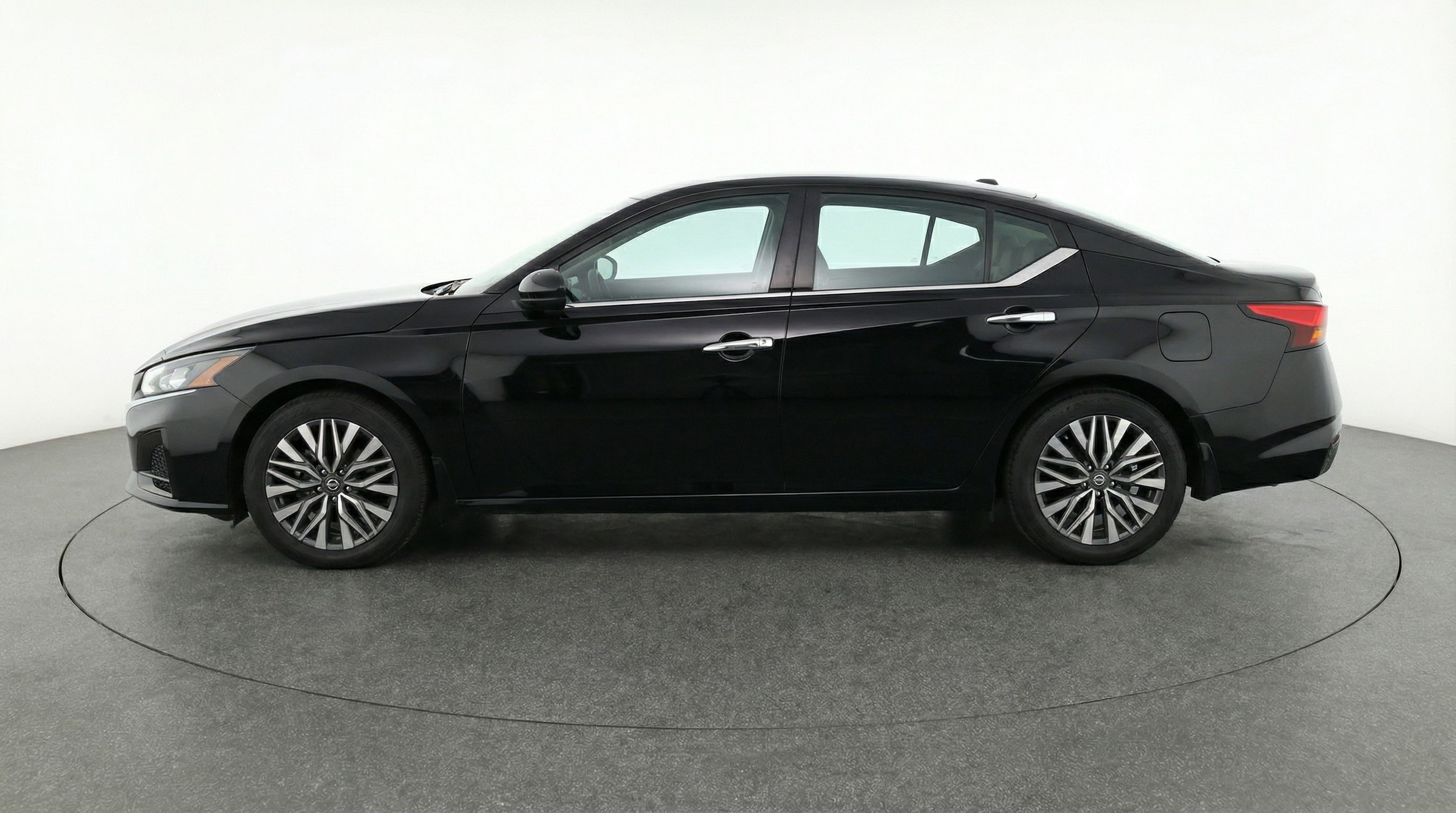 Thumbnail: 2025 Nissan Altima - 4