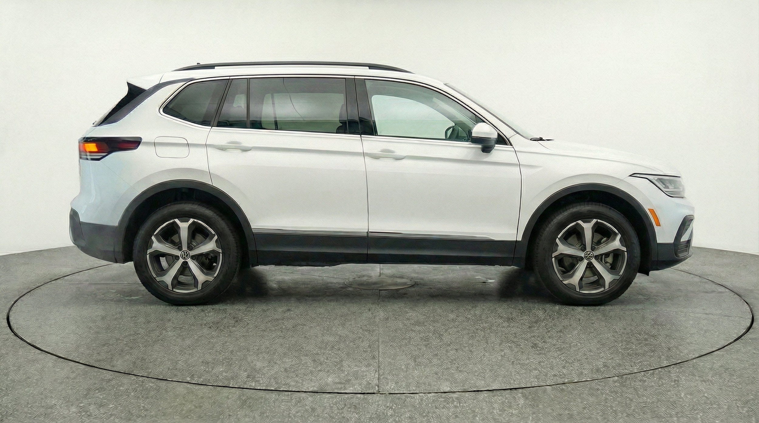Thumbnail: 2026 Volkswagen Tiguan - 11