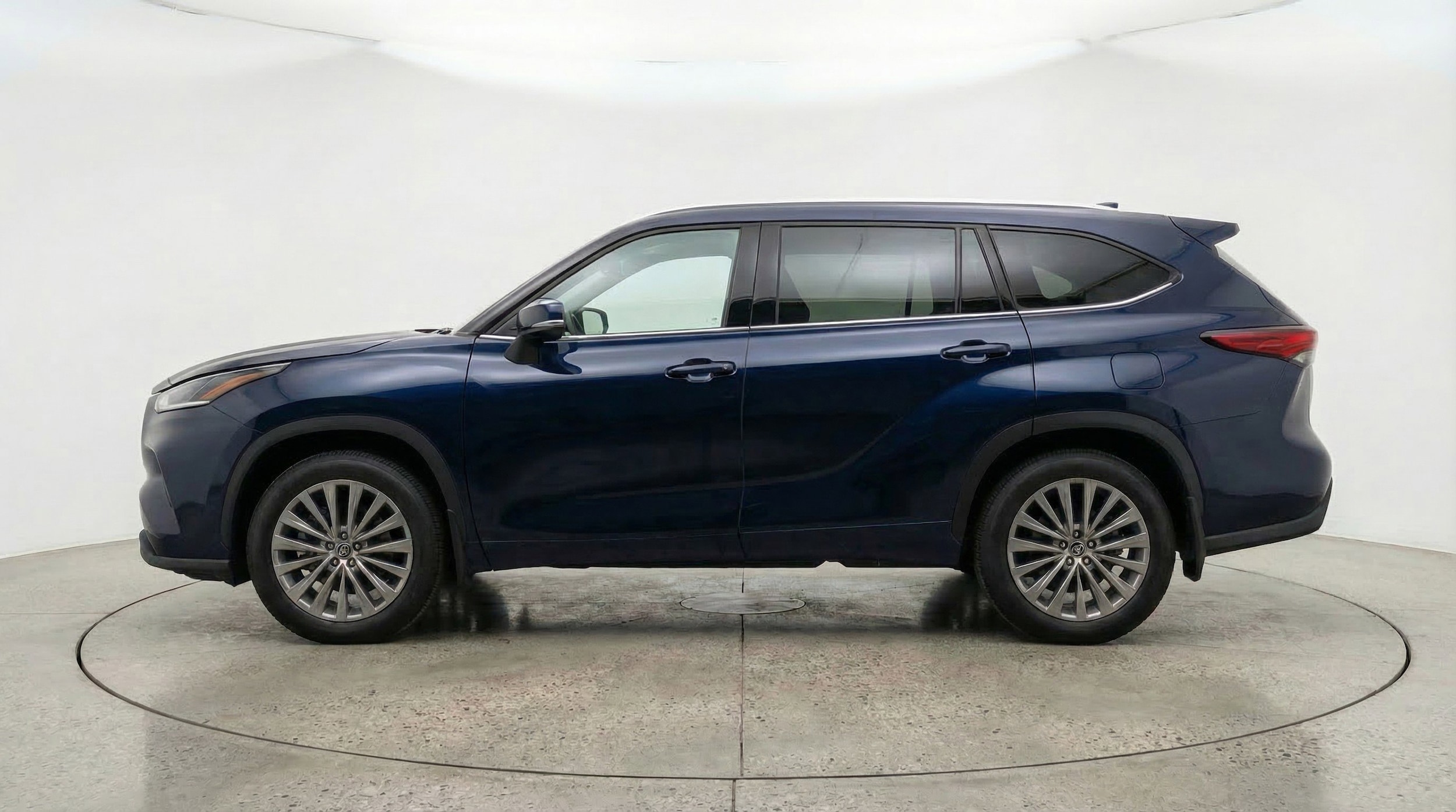 Thumbnail: 2025 Toyota Highlander - 5