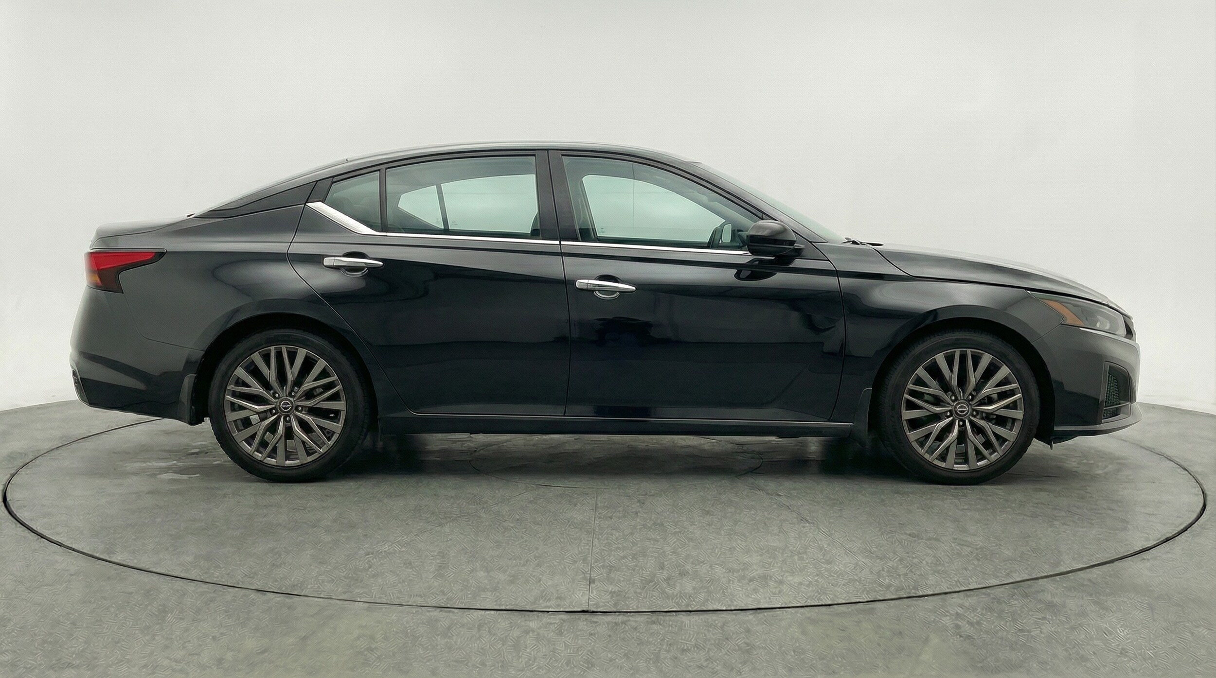 Thumbnail: 2025 Nissan Altima - 8