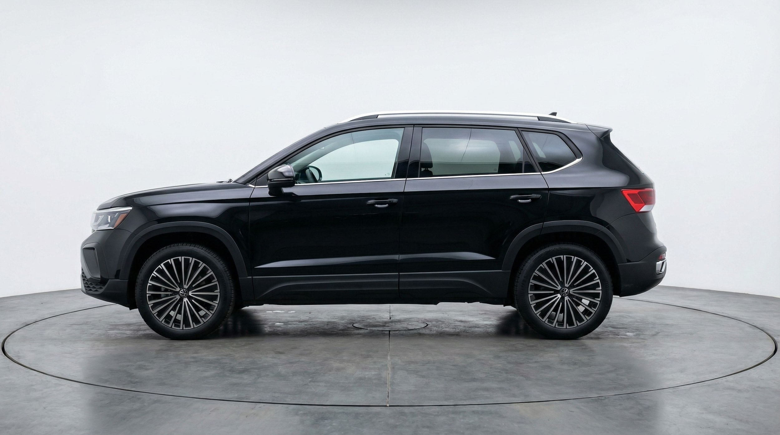 Thumbnail: 2025 Volkswagen Taos - 4