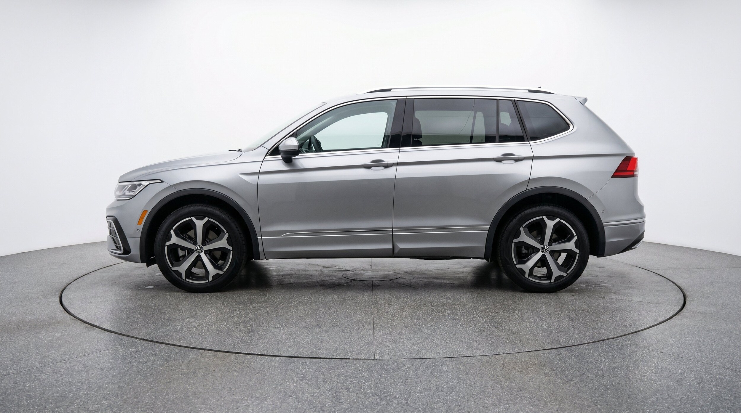 Thumbnail: 2026 Volkswagen Tiguan - 5