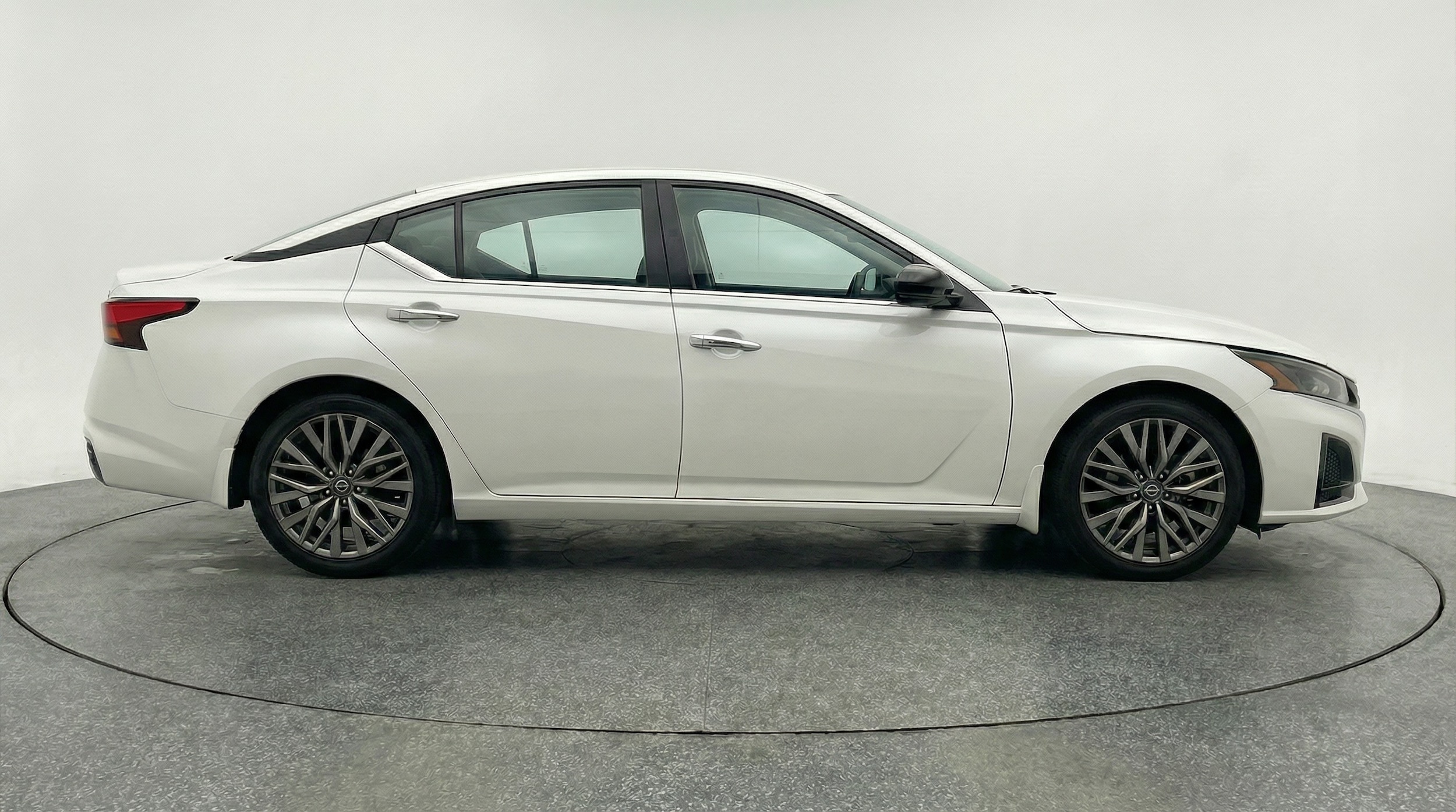 Thumbnail: 2025 Nissan Altima - 8