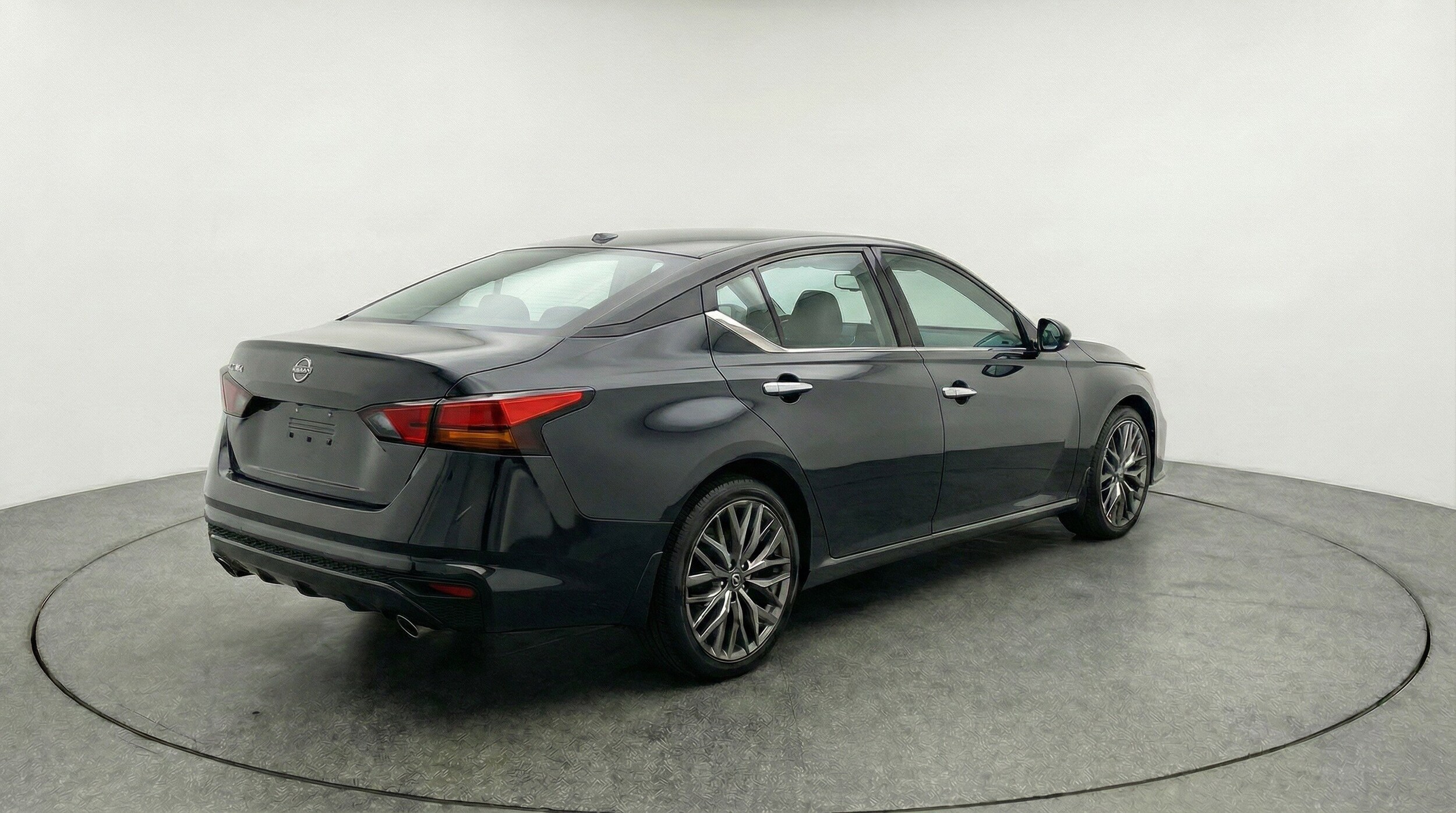Thumbnail: 2025 Nissan Altima - 9