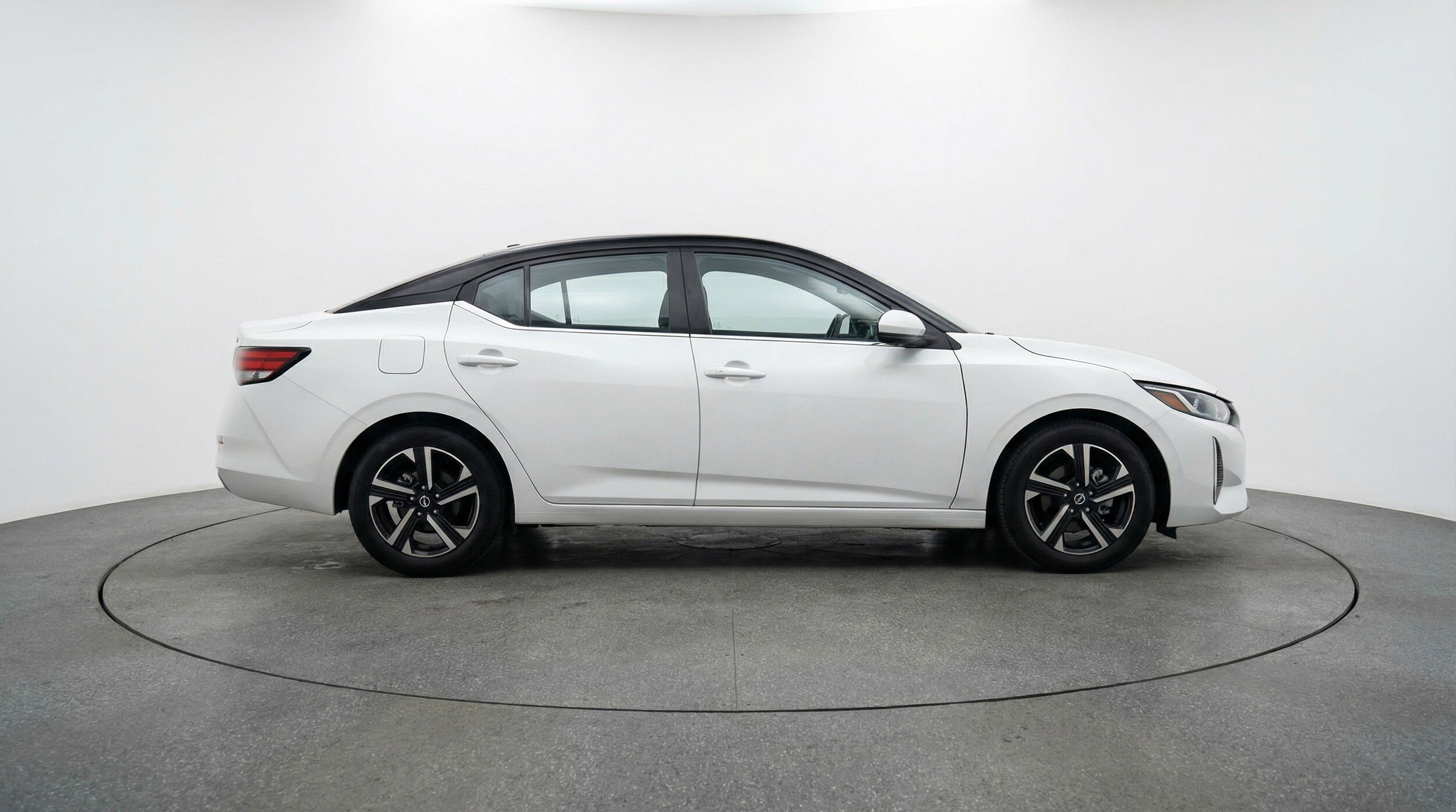 Thumbnail: 2025 Nissan Sentra - 11