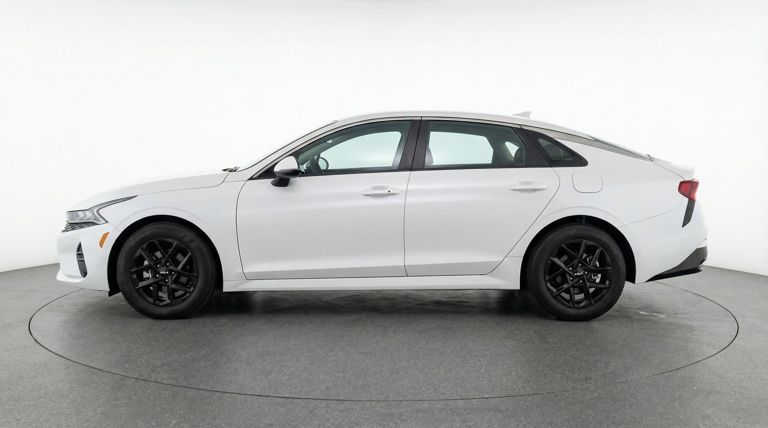 Thumbnail: 2025 Kia K5 - 5