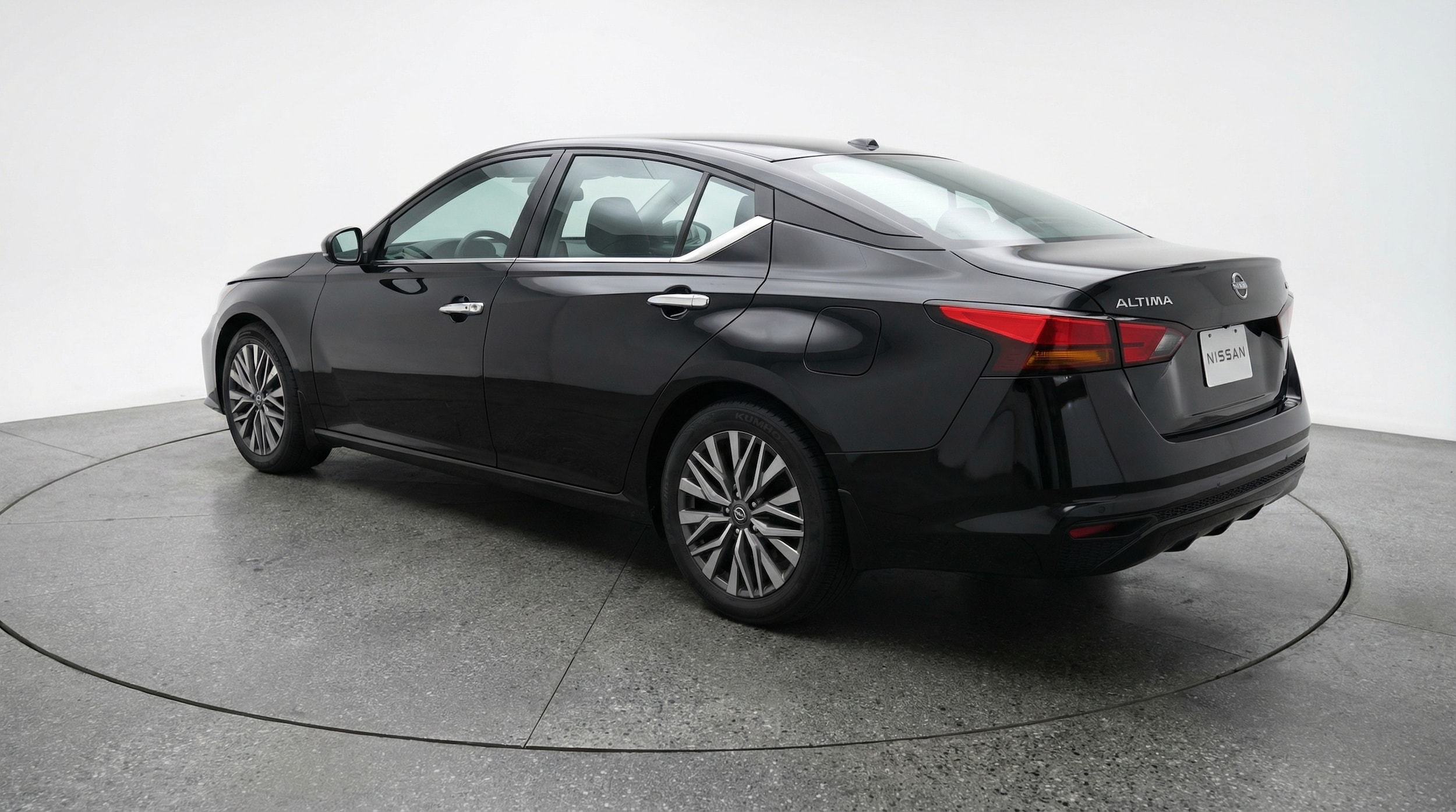 Thumbnail: 2025 Nissan Altima - 5