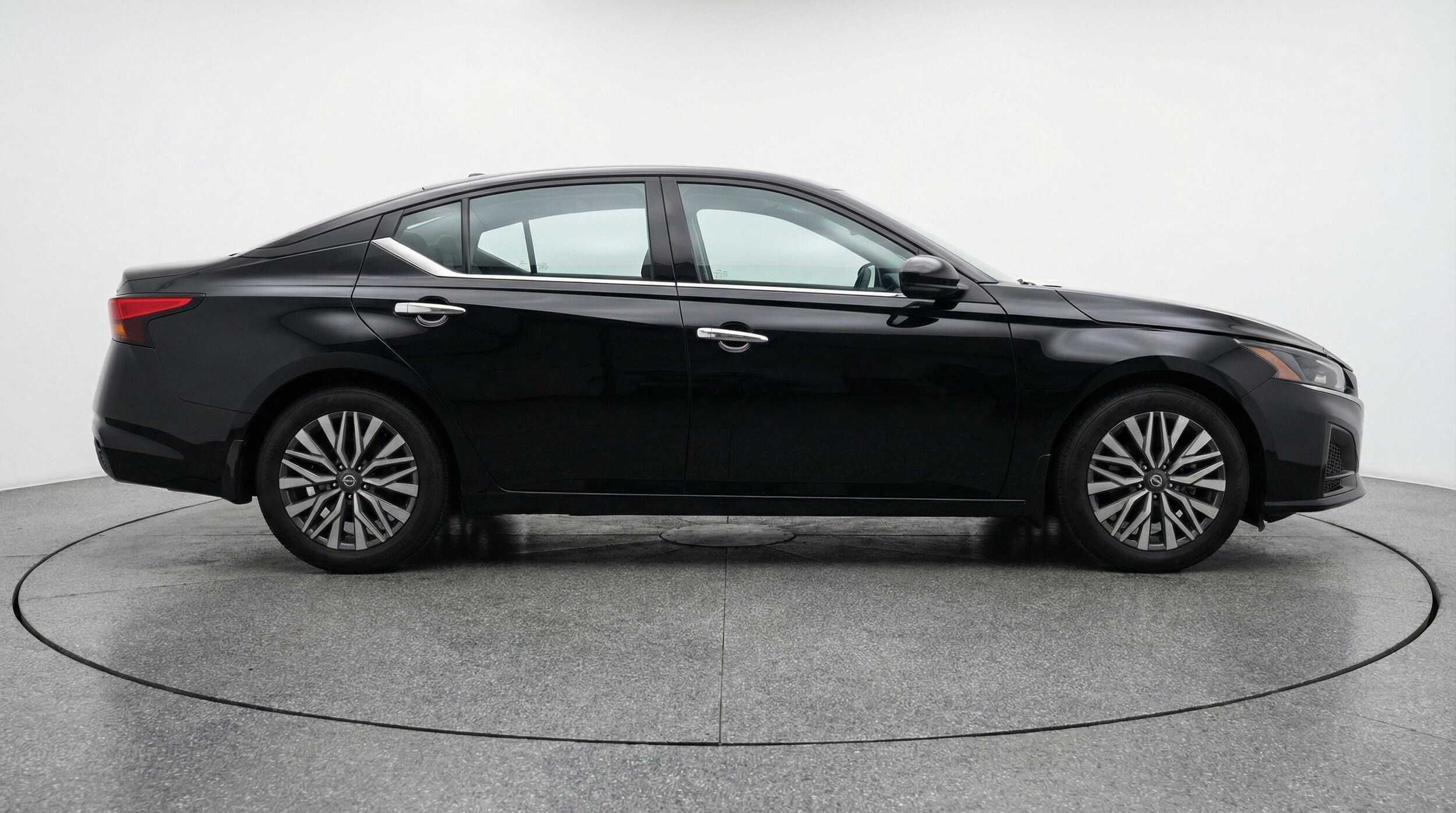 Thumbnail: 2025 Nissan Altima - 10