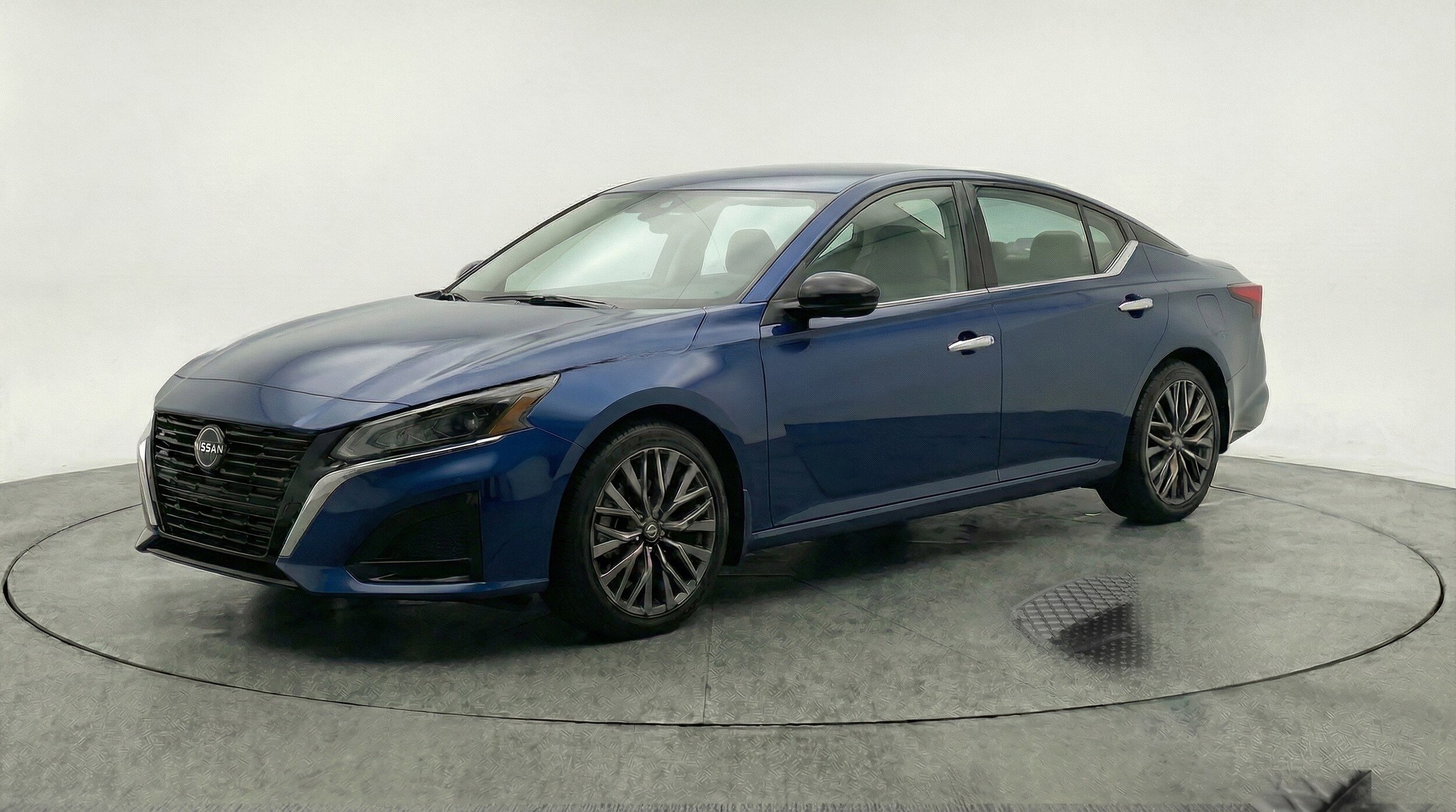 Thumbnail: 2025 Nissan Altima - 3