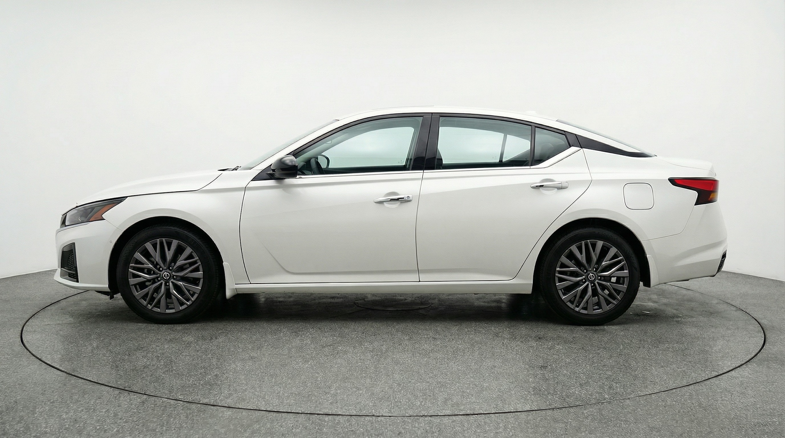 Thumbnail: 2025 Nissan Altima - 4