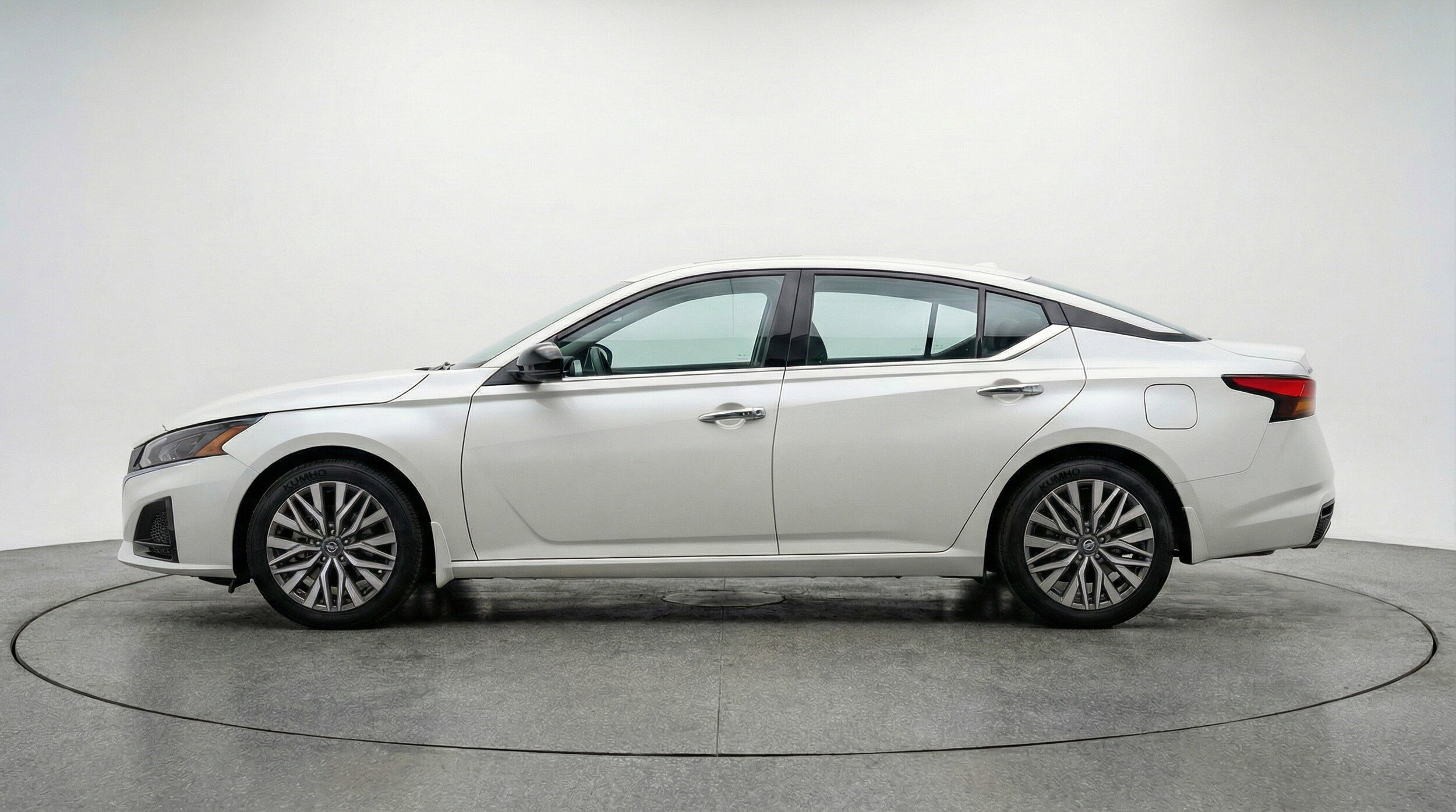 Thumbnail: 2025 Nissan Altima - 4