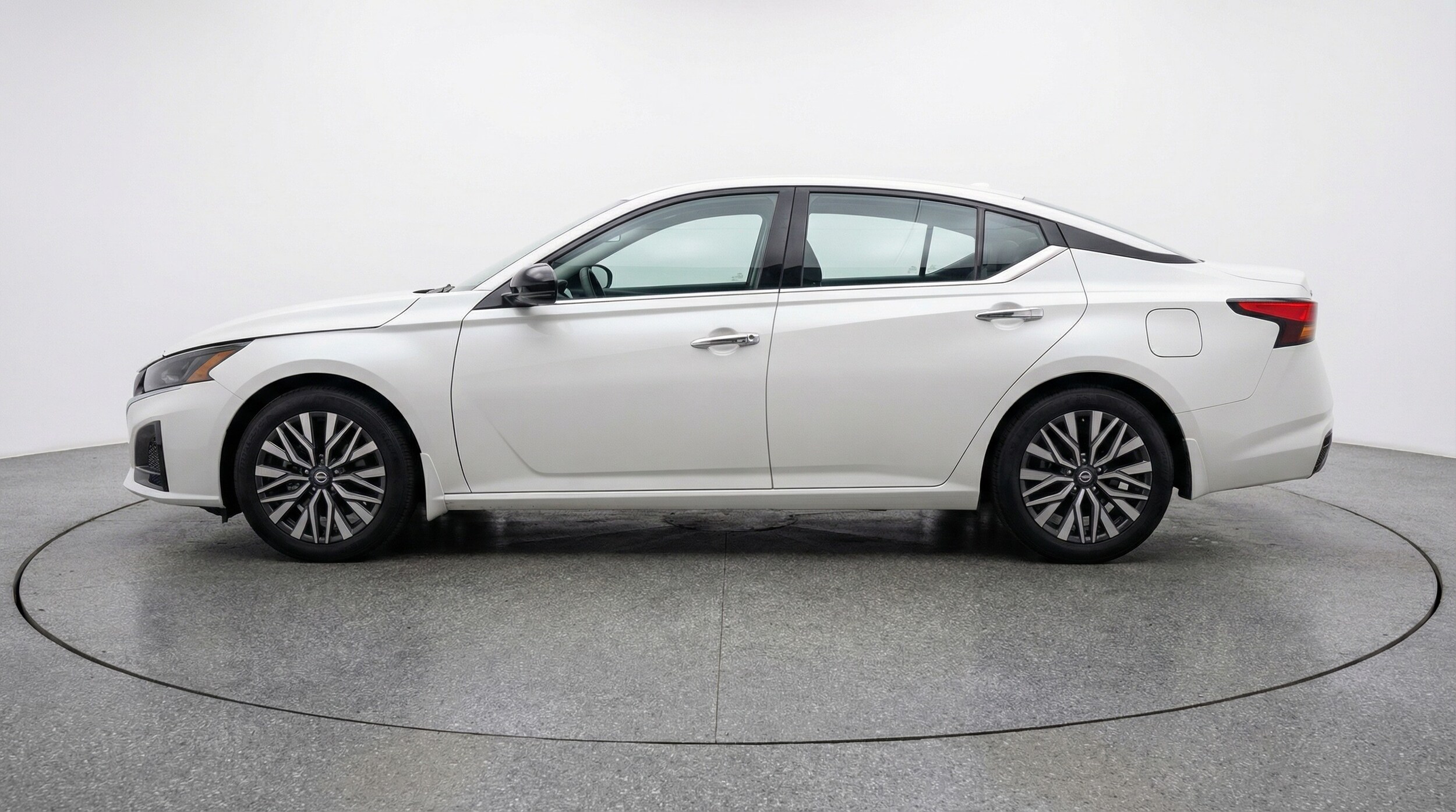 Thumbnail: 2025 Nissan Altima - 4