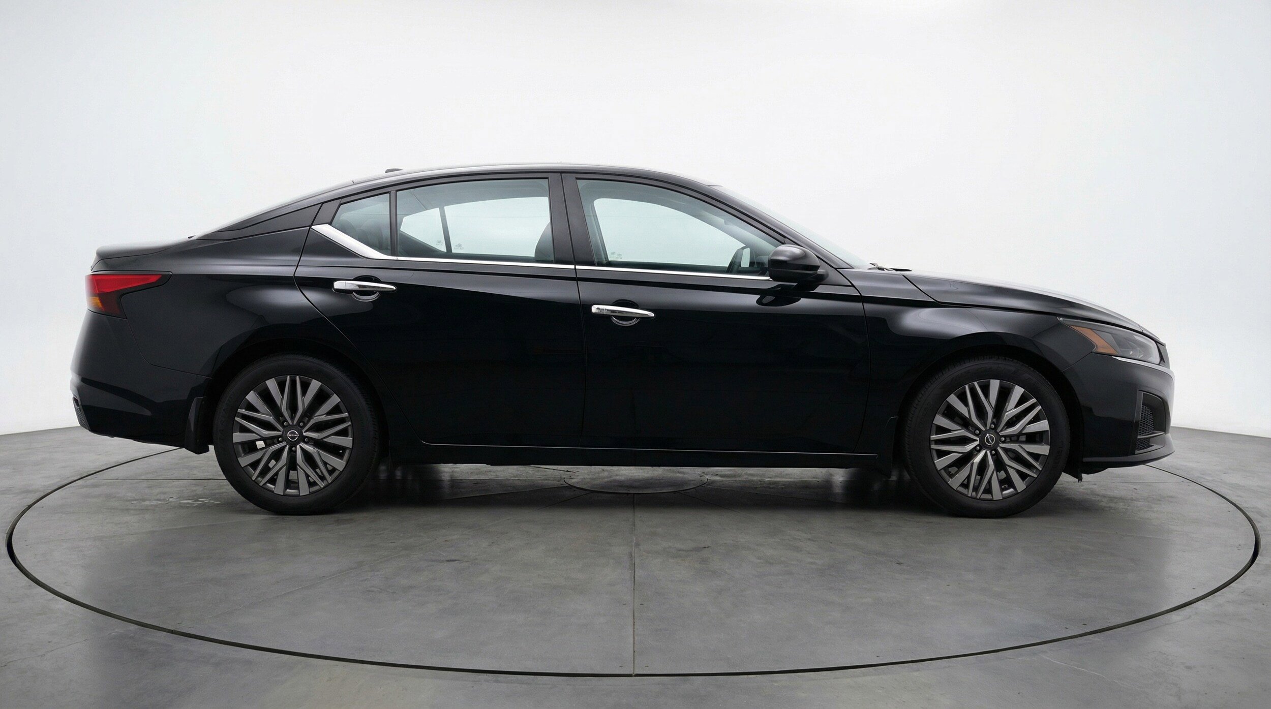Thumbnail: 2025 Nissan Altima - 8