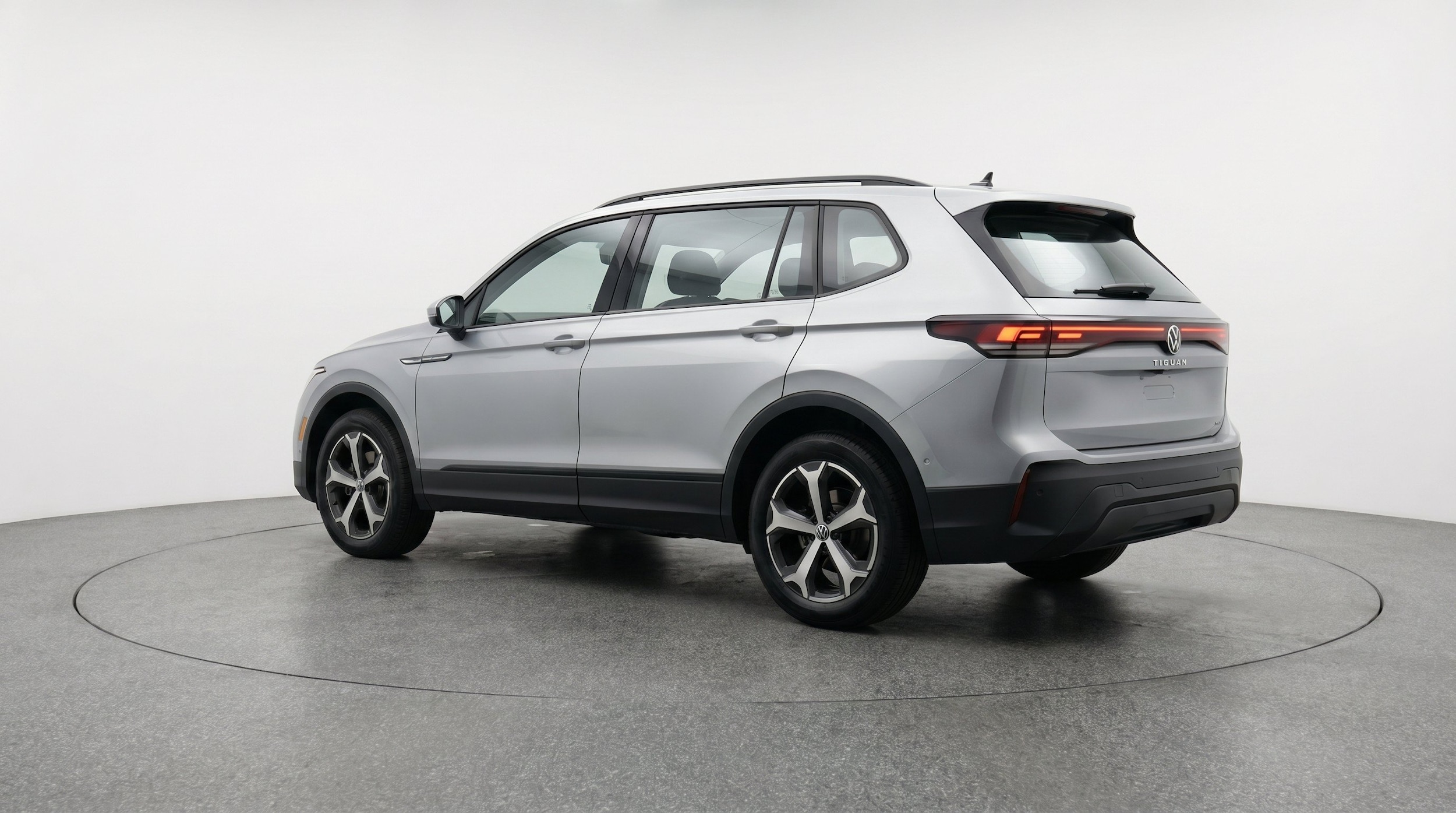 Thumbnail: 2026 Volkswagen Tiguan - 6