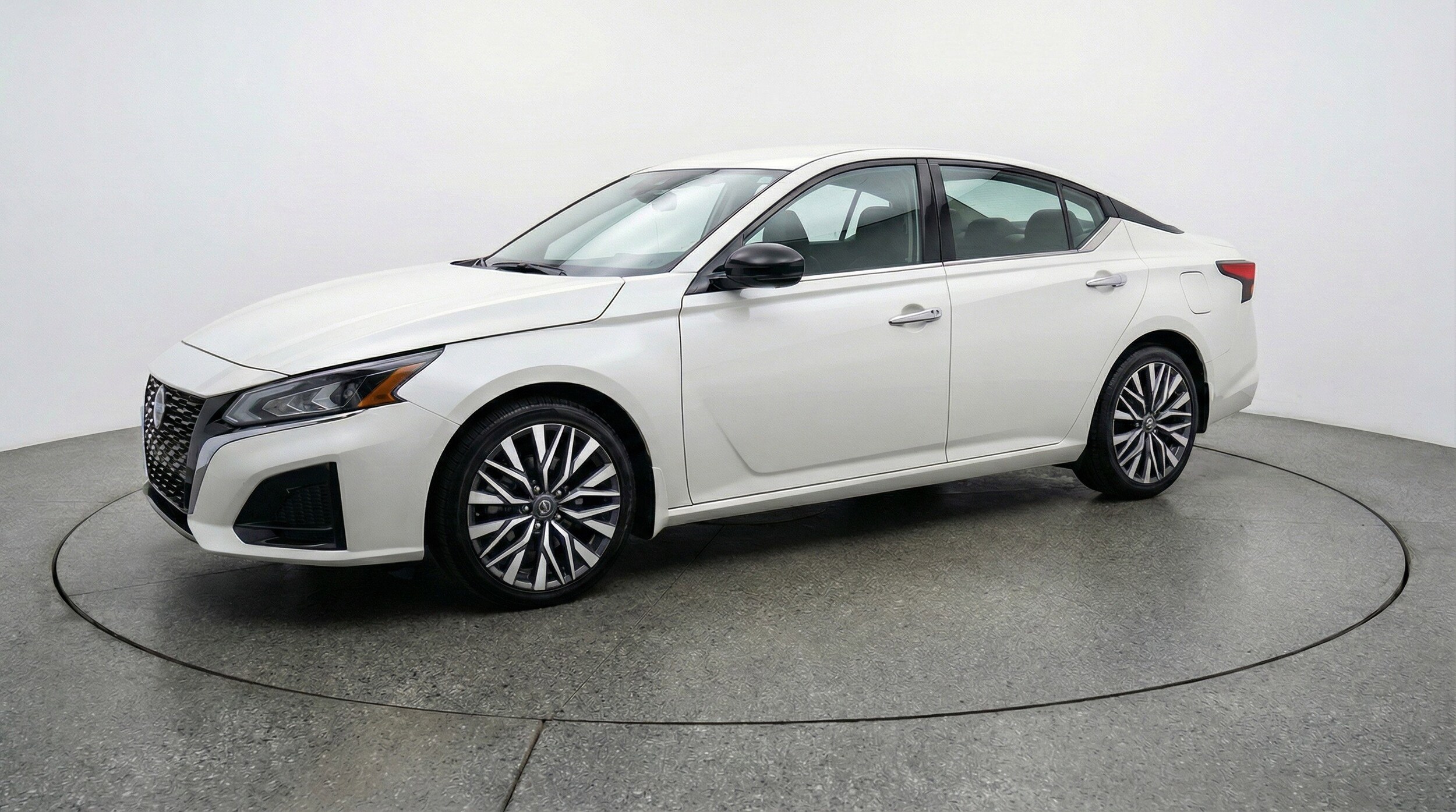 Thumbnail: 2025 Nissan Altima - 3
