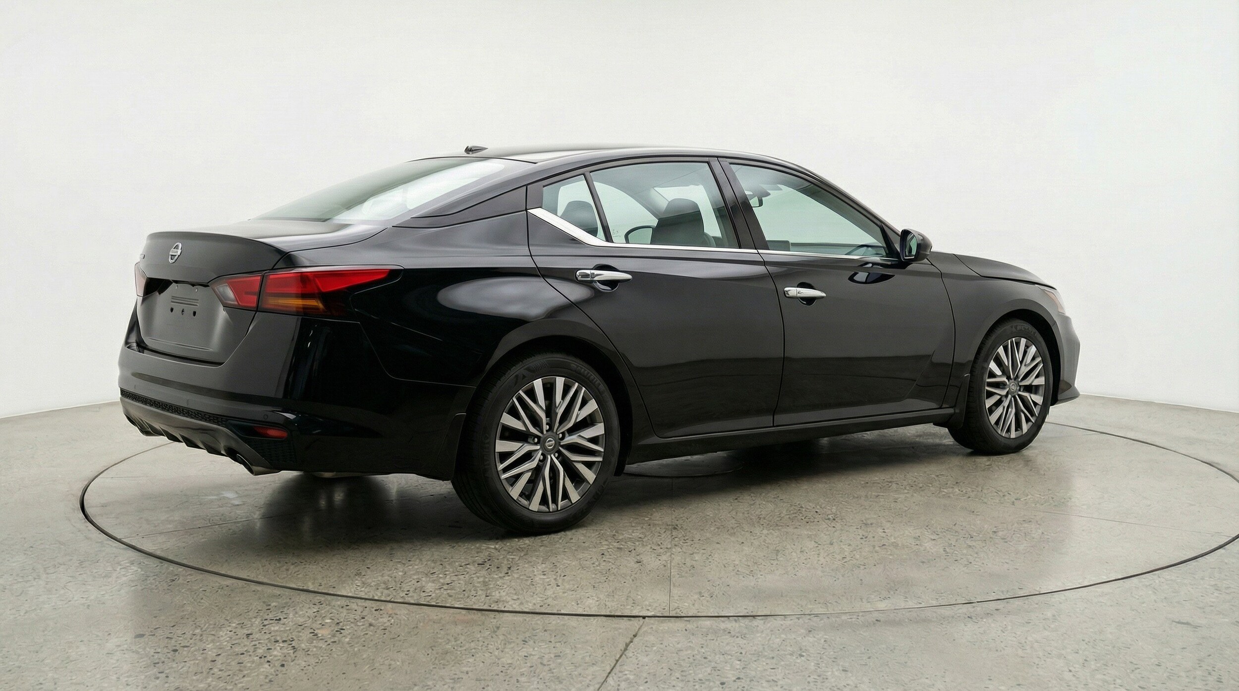 Thumbnail: 2025 Nissan Altima - 9