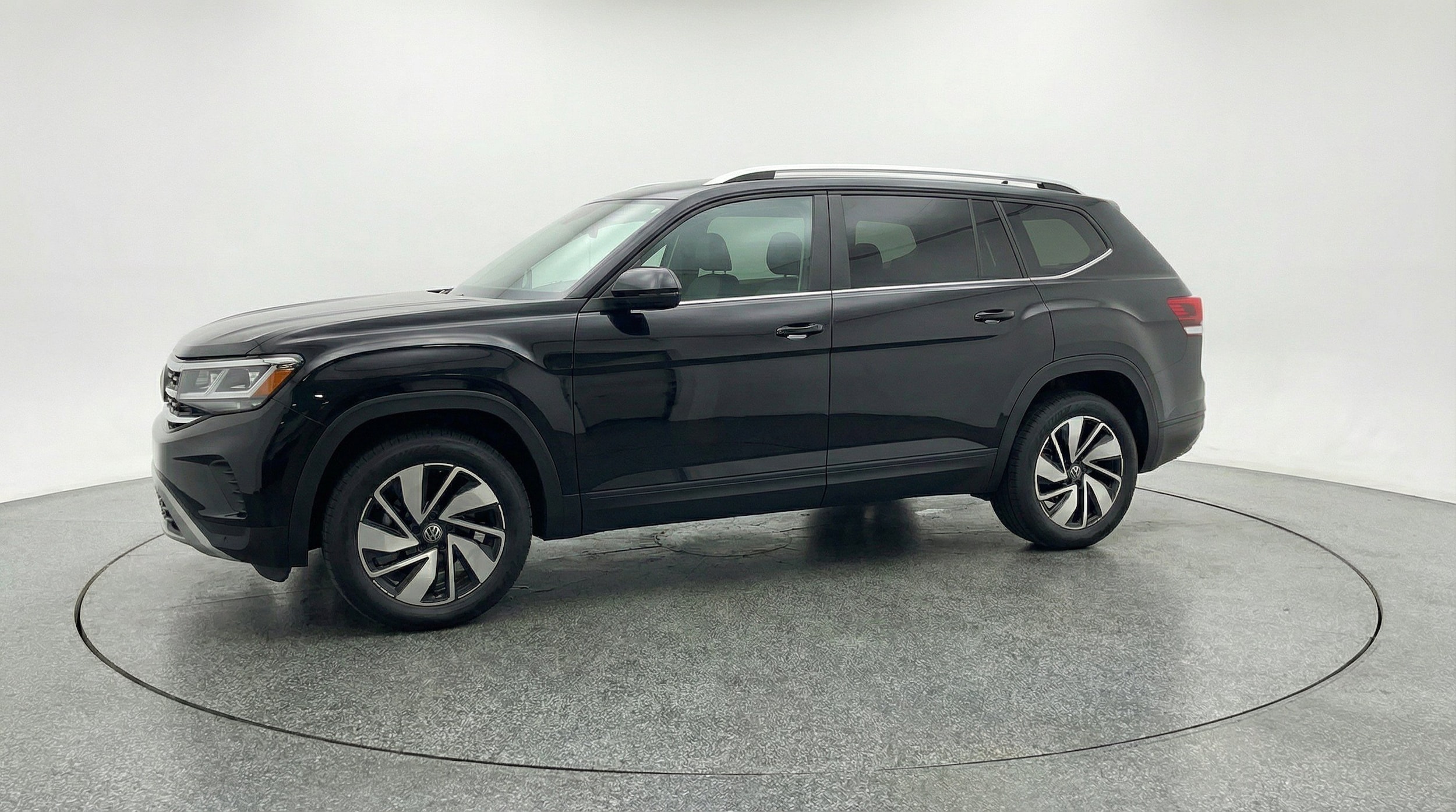 Thumbnail: 2026 Volkswagen Atlas - 3
