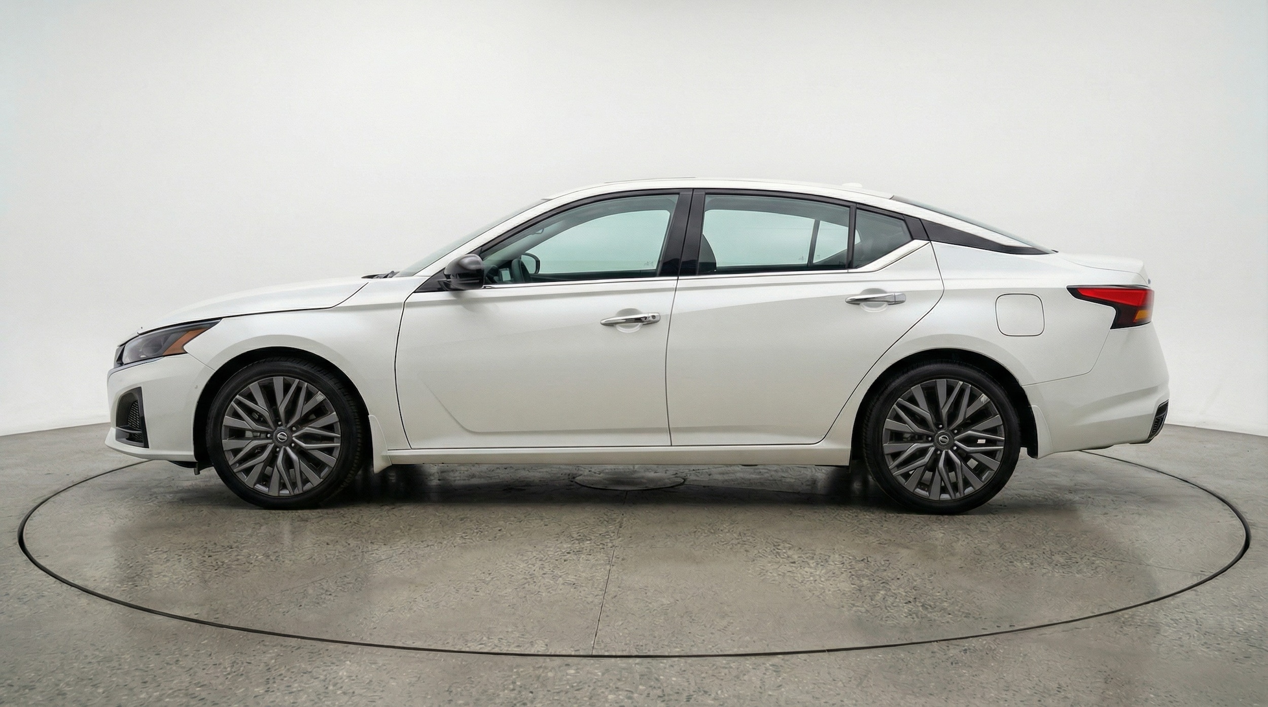 Thumbnail: 2025 Nissan Altima - 4