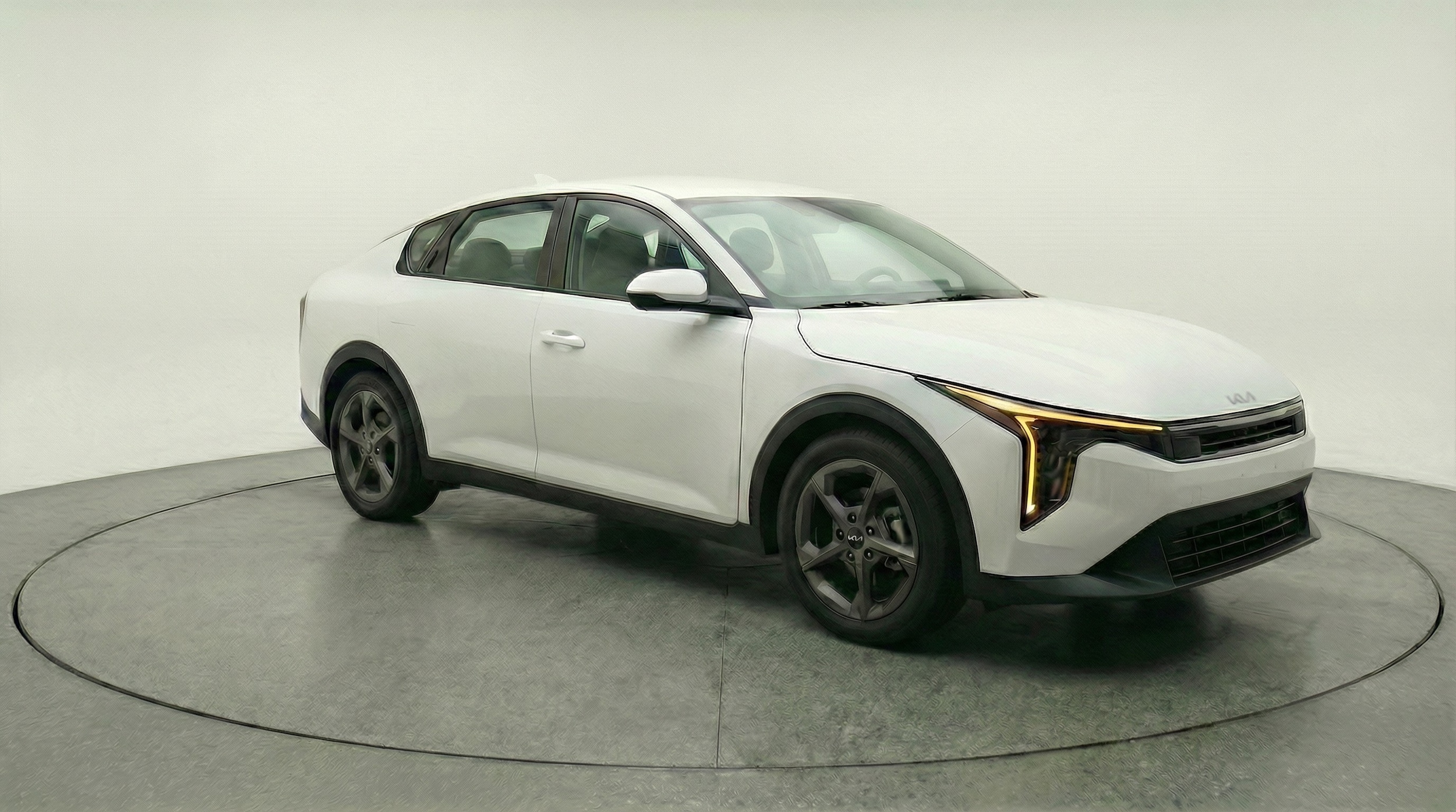 Thumbnail: 2025 Kia K4 - 1