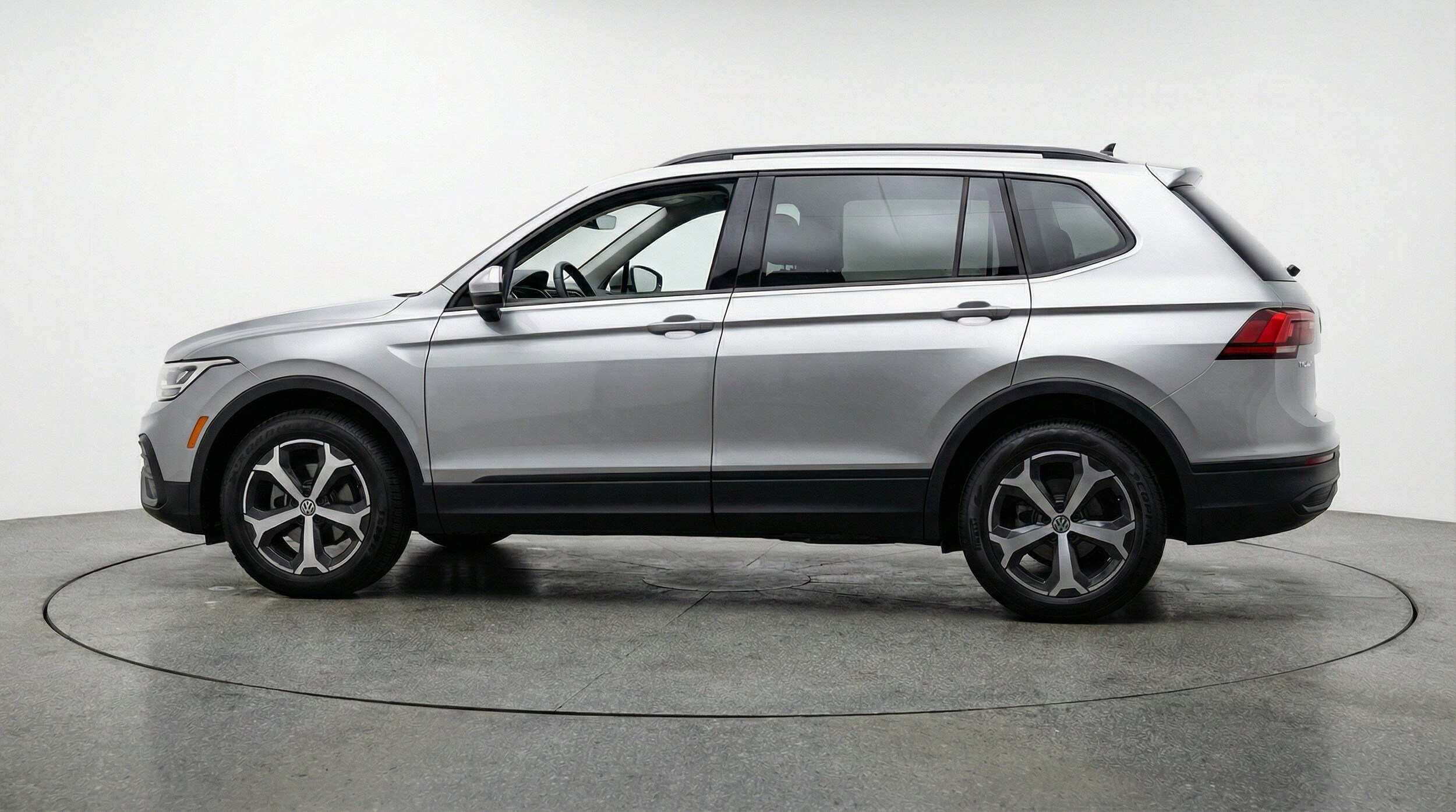 Thumbnail: 2026 Volkswagen Tiguan - 5