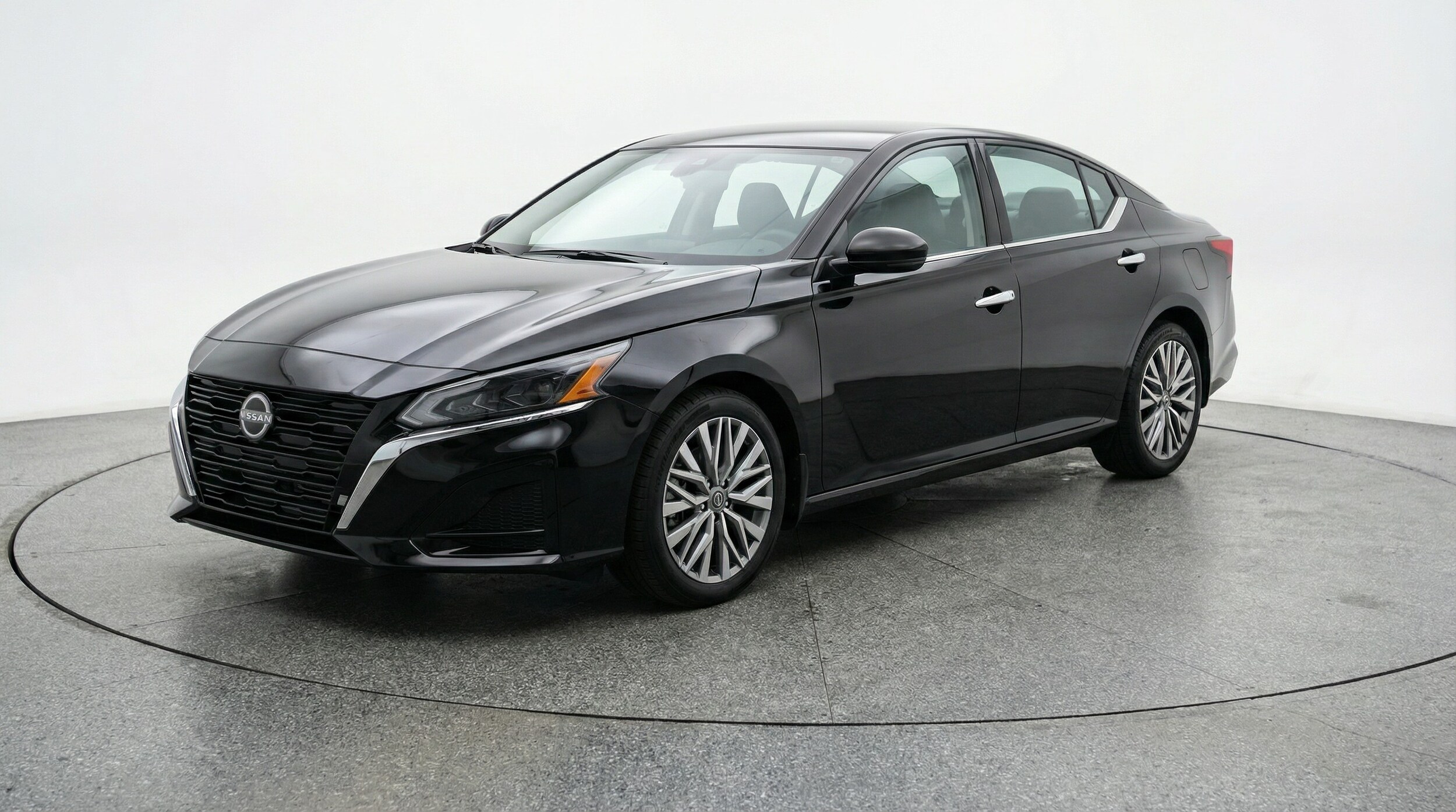 Thumbnail: 2025 Nissan Altima - 3