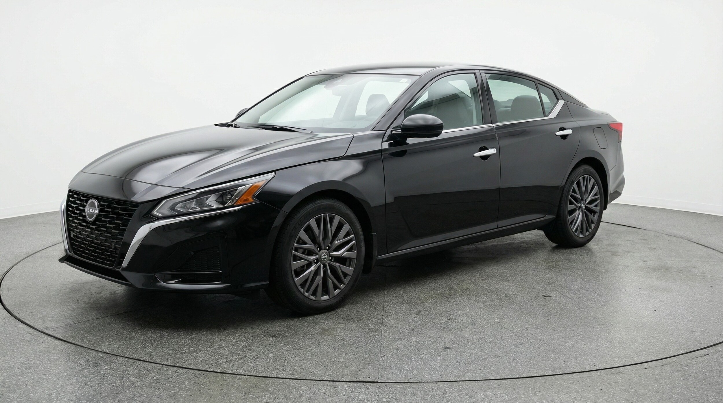 Thumbnail: 2025 Nissan Altima - 3