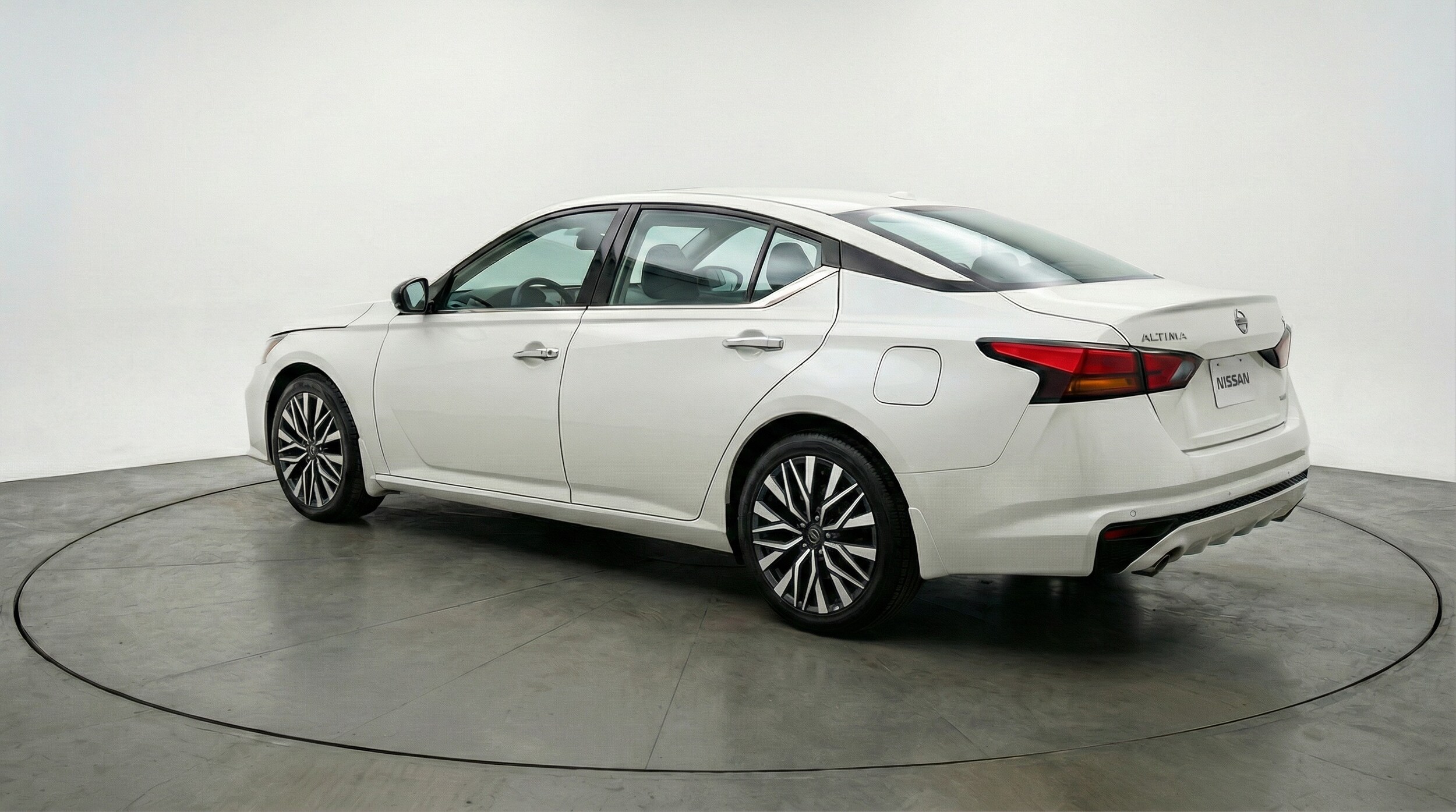 Thumbnail: 2025 Nissan Altima - 5