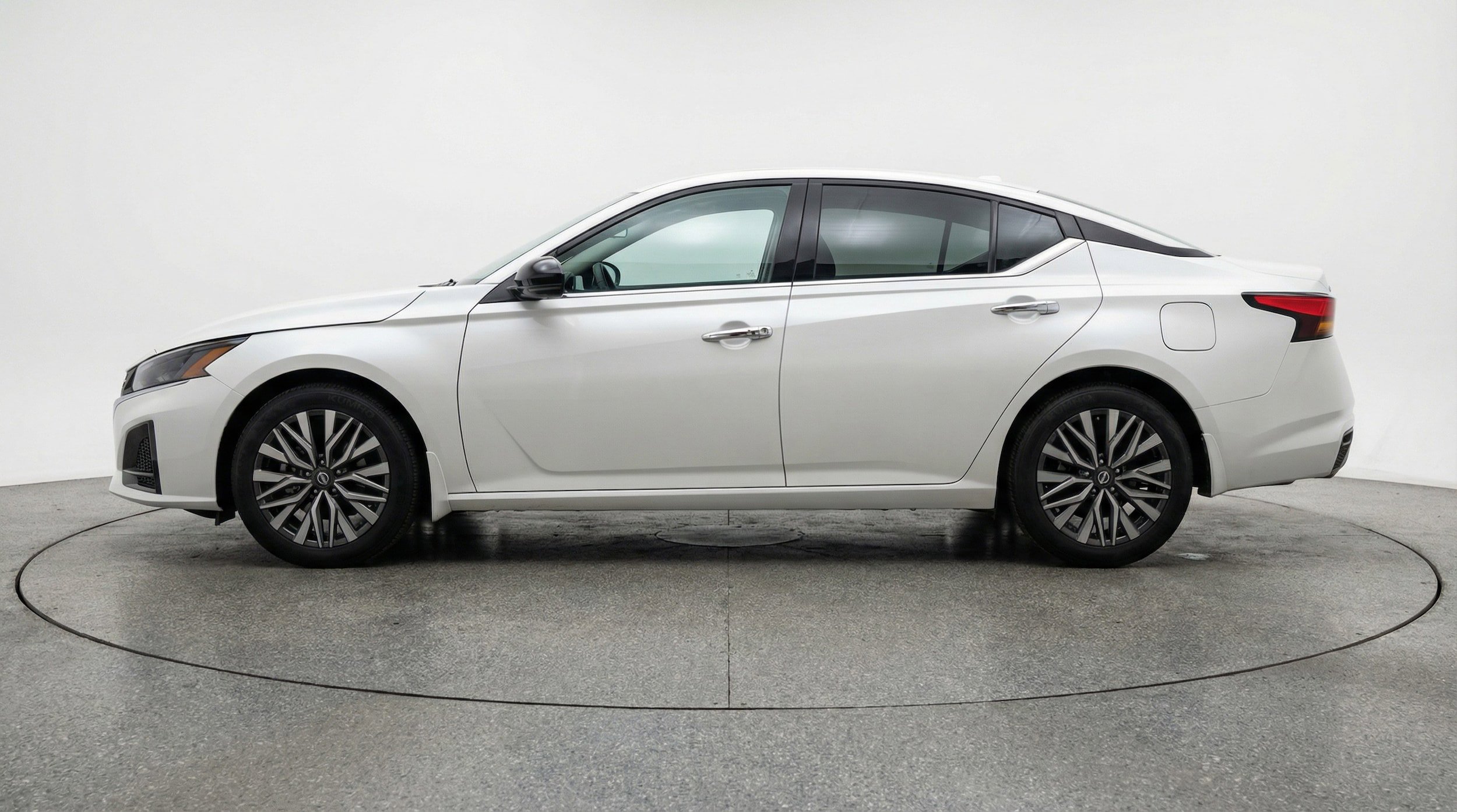 Thumbnail: 2025 Nissan Altima - 4