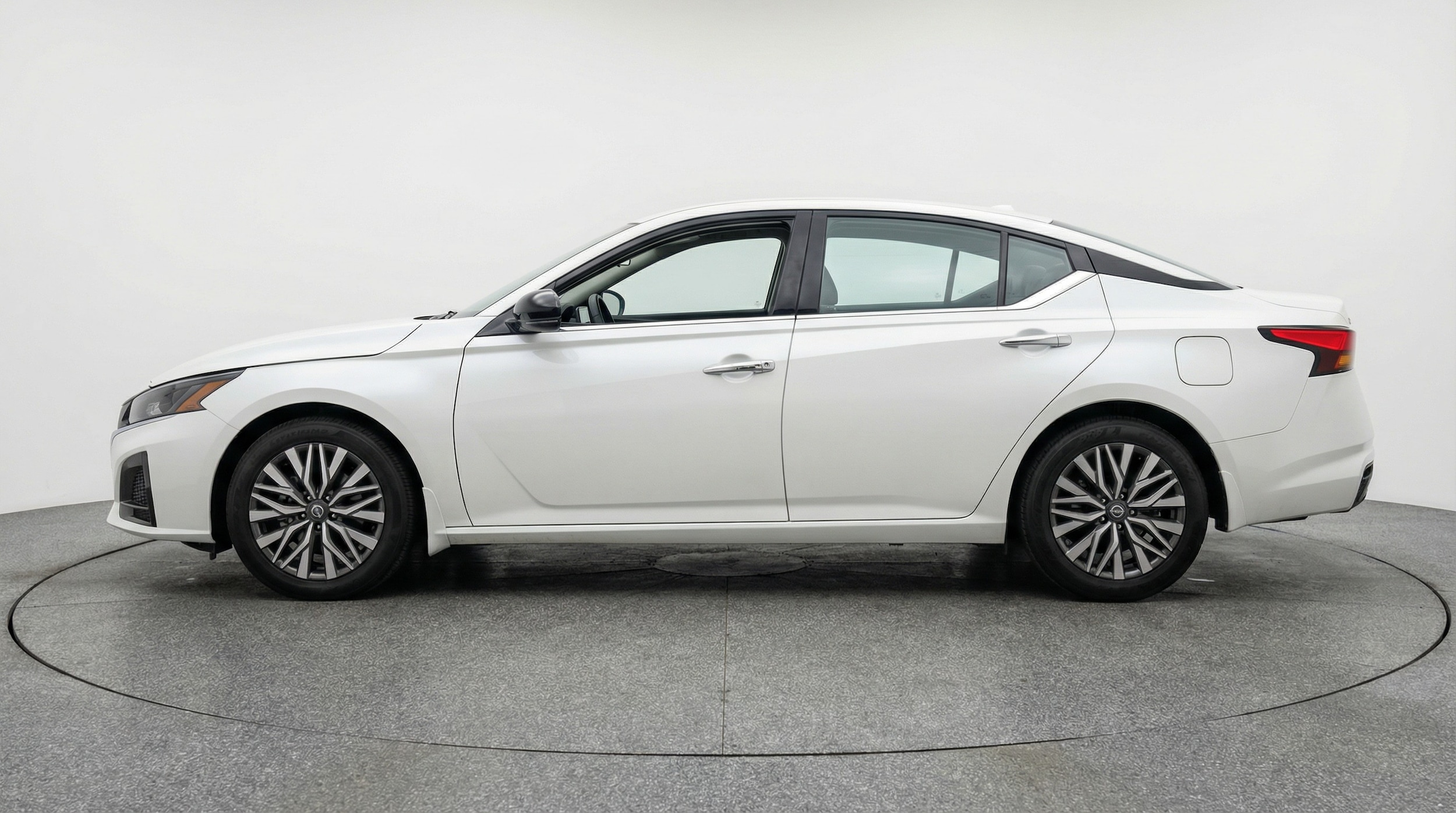 Thumbnail: 2025 Nissan Altima - 4